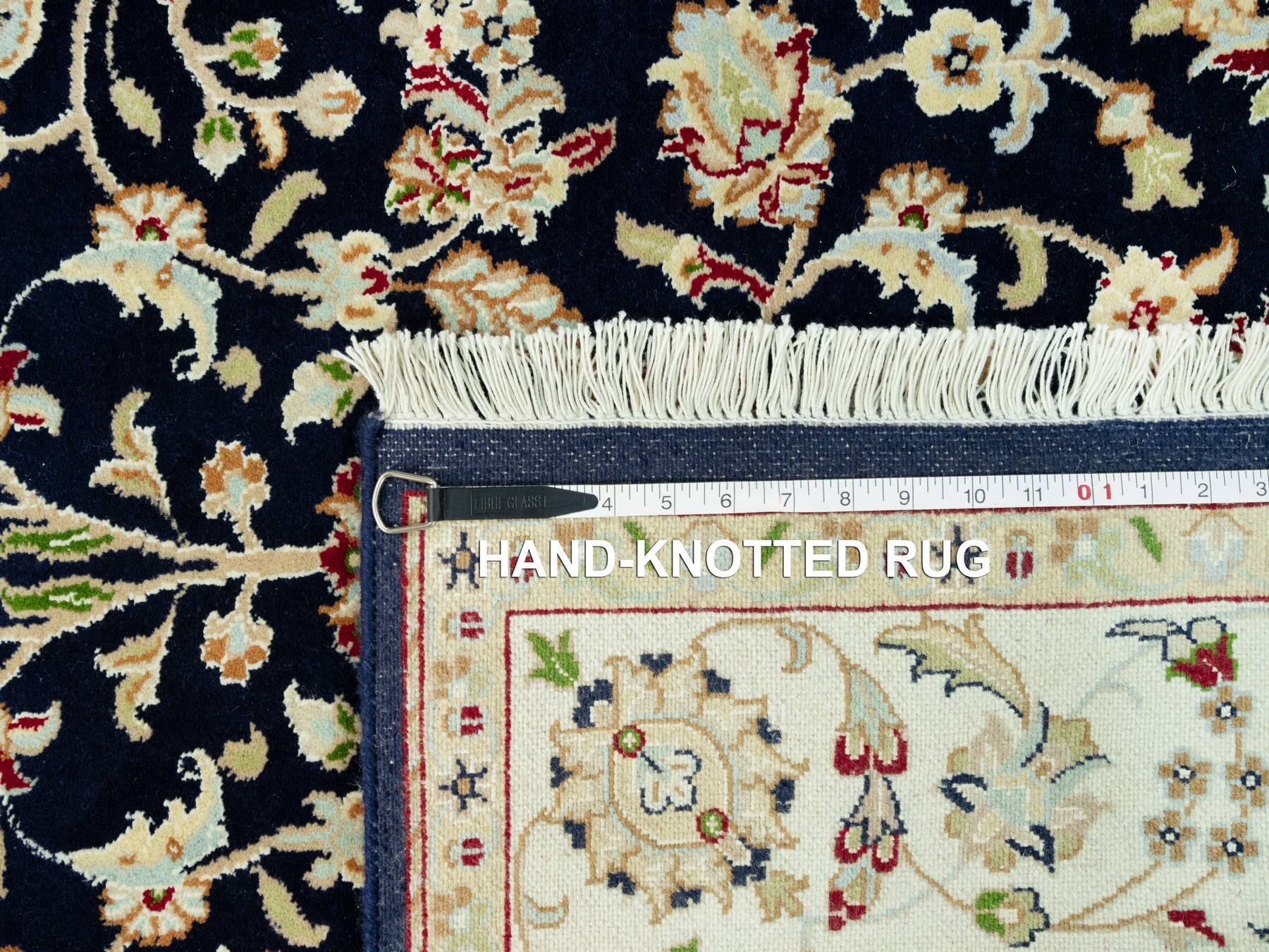 Gebochelde Rug The Art Of Rugs