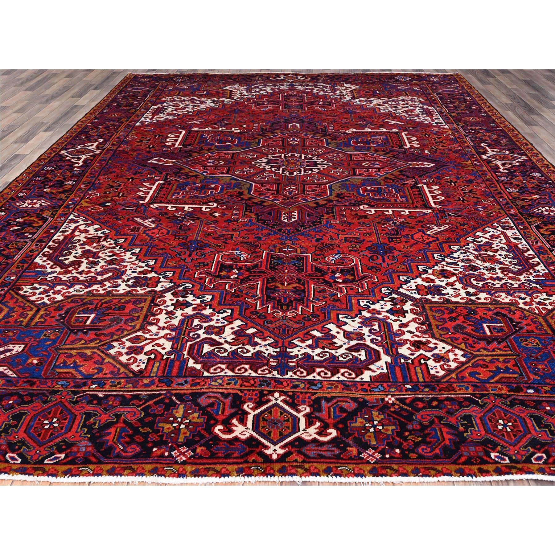 10'x12'9" Goji Berry Red With Large Centre Medallion, 100% Wool, Hand Knotted, Tribal Weaving, Clean, Ends And Sides Secured, Good Condition, Persian Heriz Vintage Oriental Rug Sh110