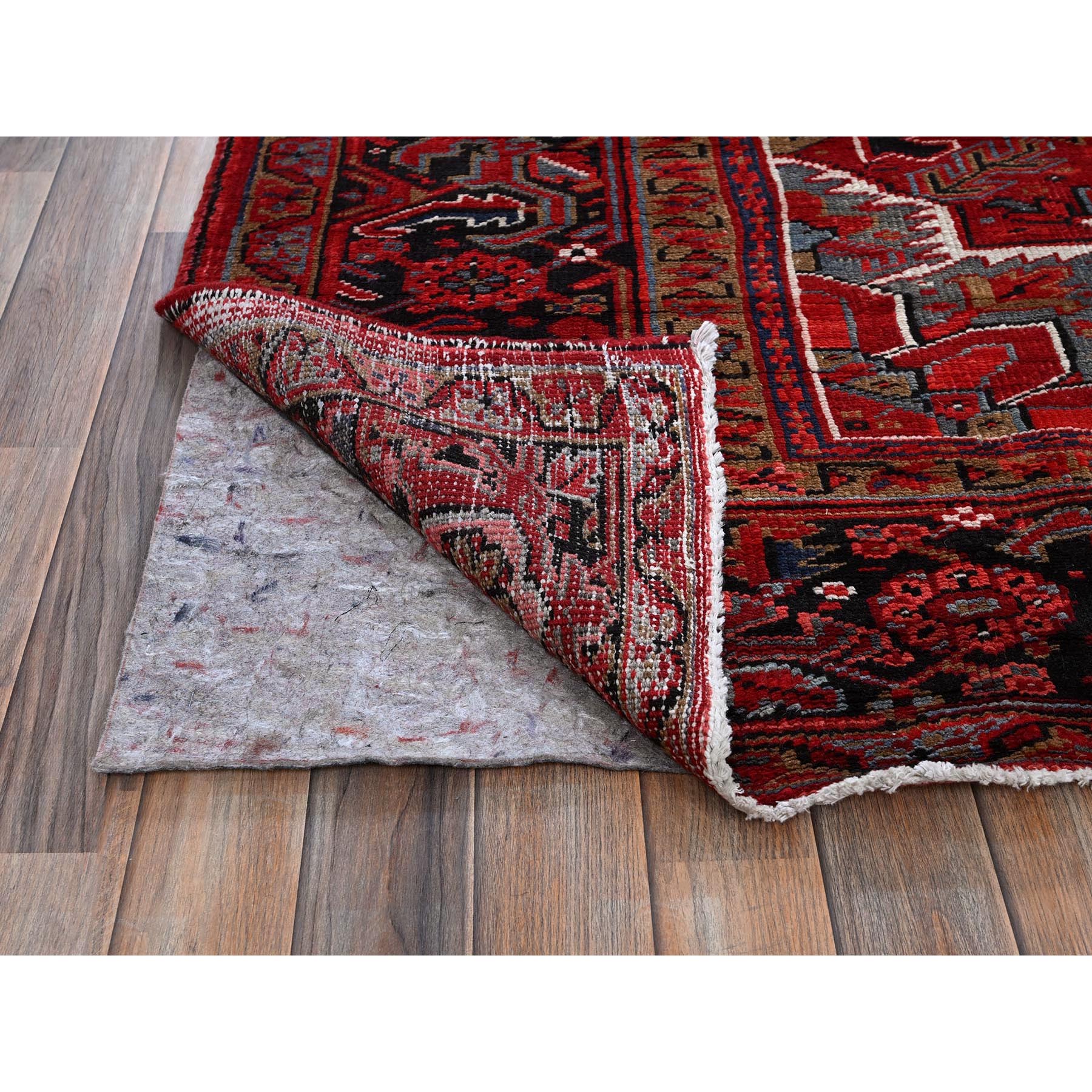 9'5"x12'10" Scarlet Red, Vintage Persian Heriz with Large Medallion Design, 100% Wool, Hand Knotted, Even Wear, Cropped Thin, Good Condition, Sides and Ends Professionally Secured, Oriental Rug Sg281