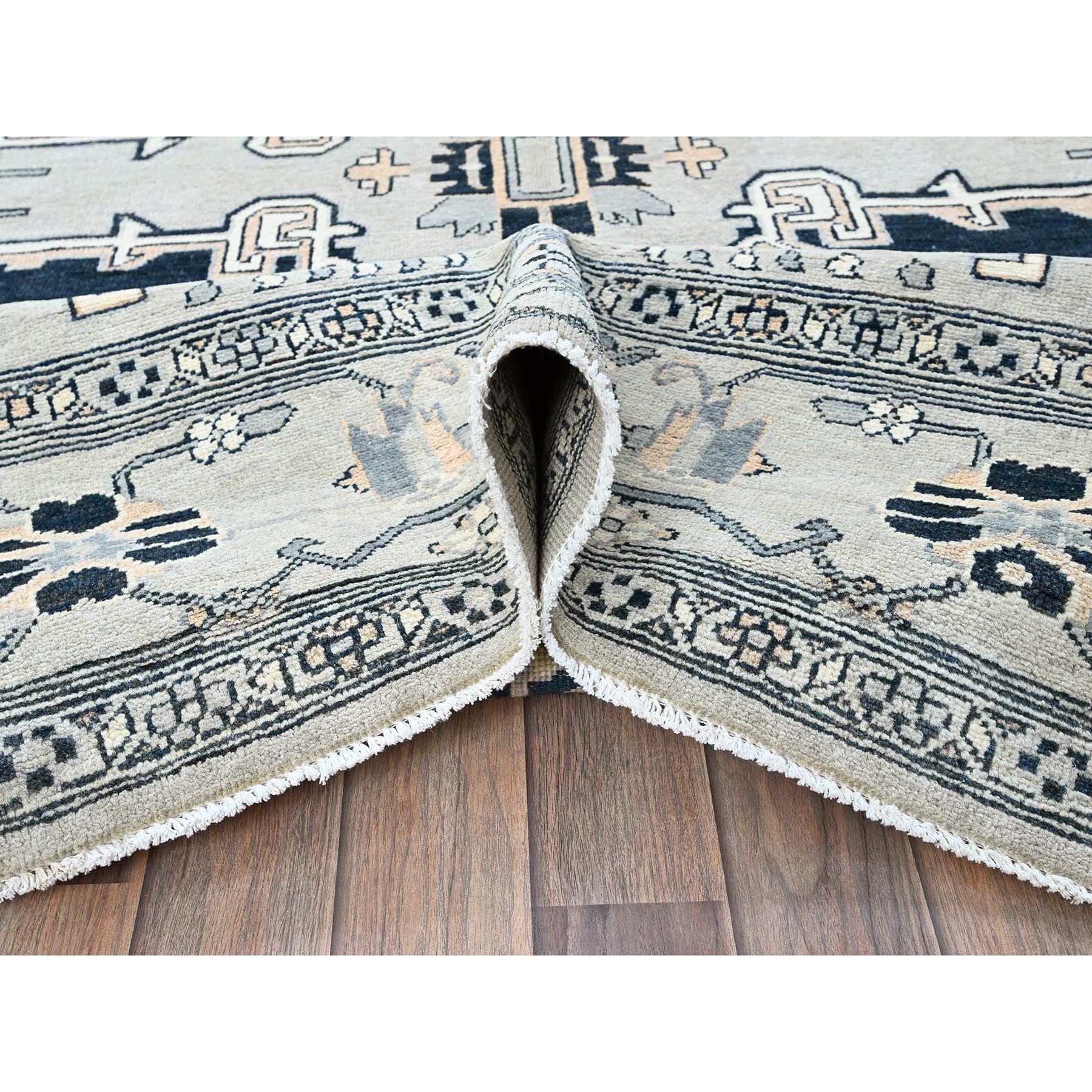 8'x9'9" Cloud Gray, Peshawar with Serapi Heriz Medallion Design, Hand Knotted, 100% Wool, Densely Woven, Oriental Rug Sh321