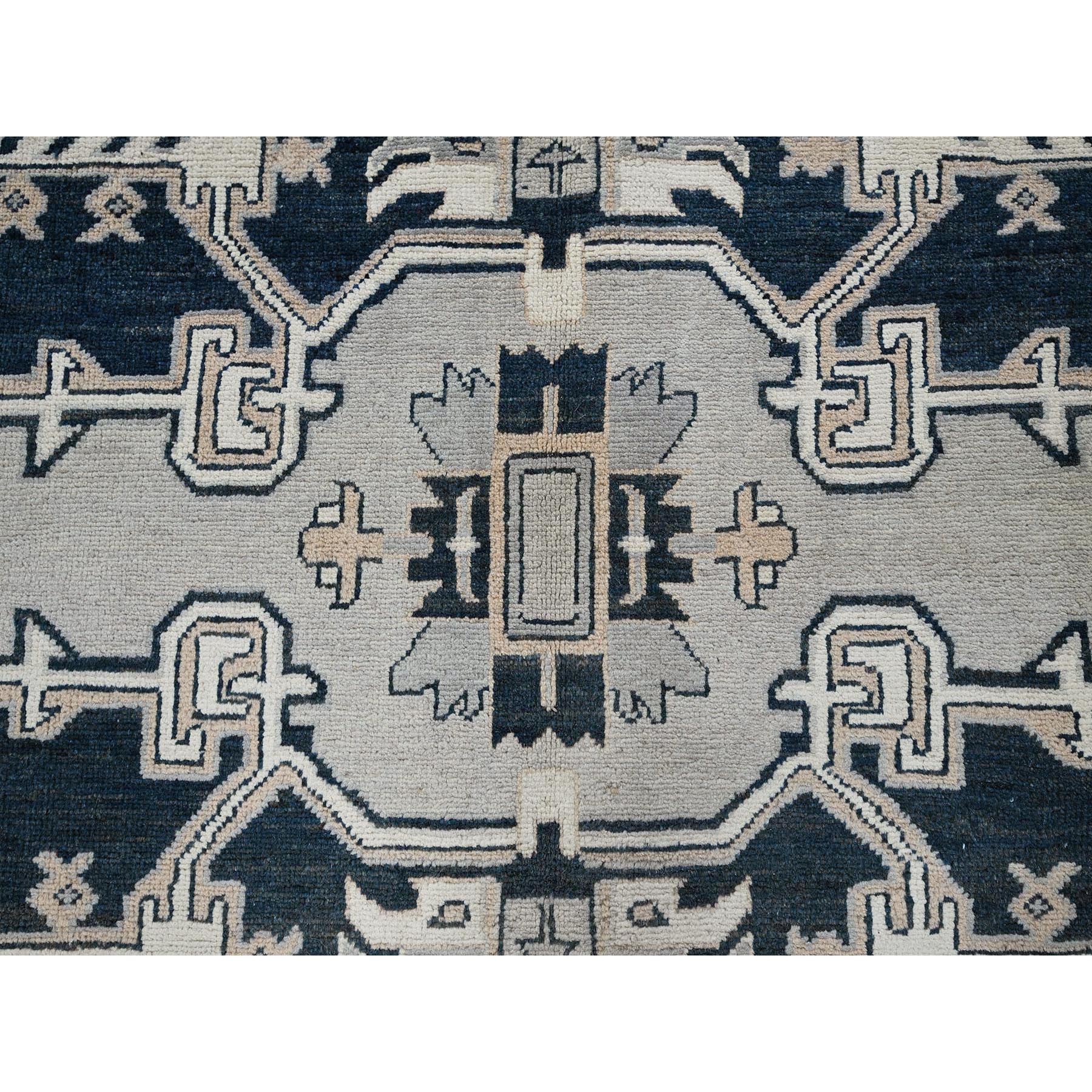 8'x9'9" Cloud Gray, Peshawar with Serapi Heriz Medallion Design, Hand Knotted, 100% Wool, Densely Woven, Oriental Rug Sh321
