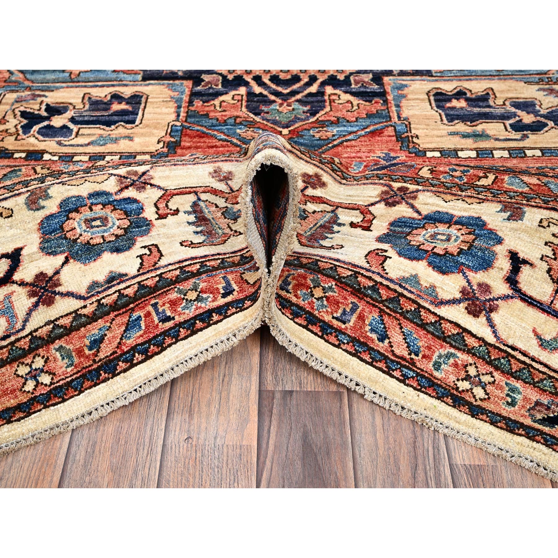 8'1"x9'8" Chiffon White, Aryana Grade, Serapi Heriz with Large Medallion Design, Vegetable Dyes, High Mountain Wool, Hand Knotted, Soft Pile, Densely Woven, Oriental Rug Sh1037