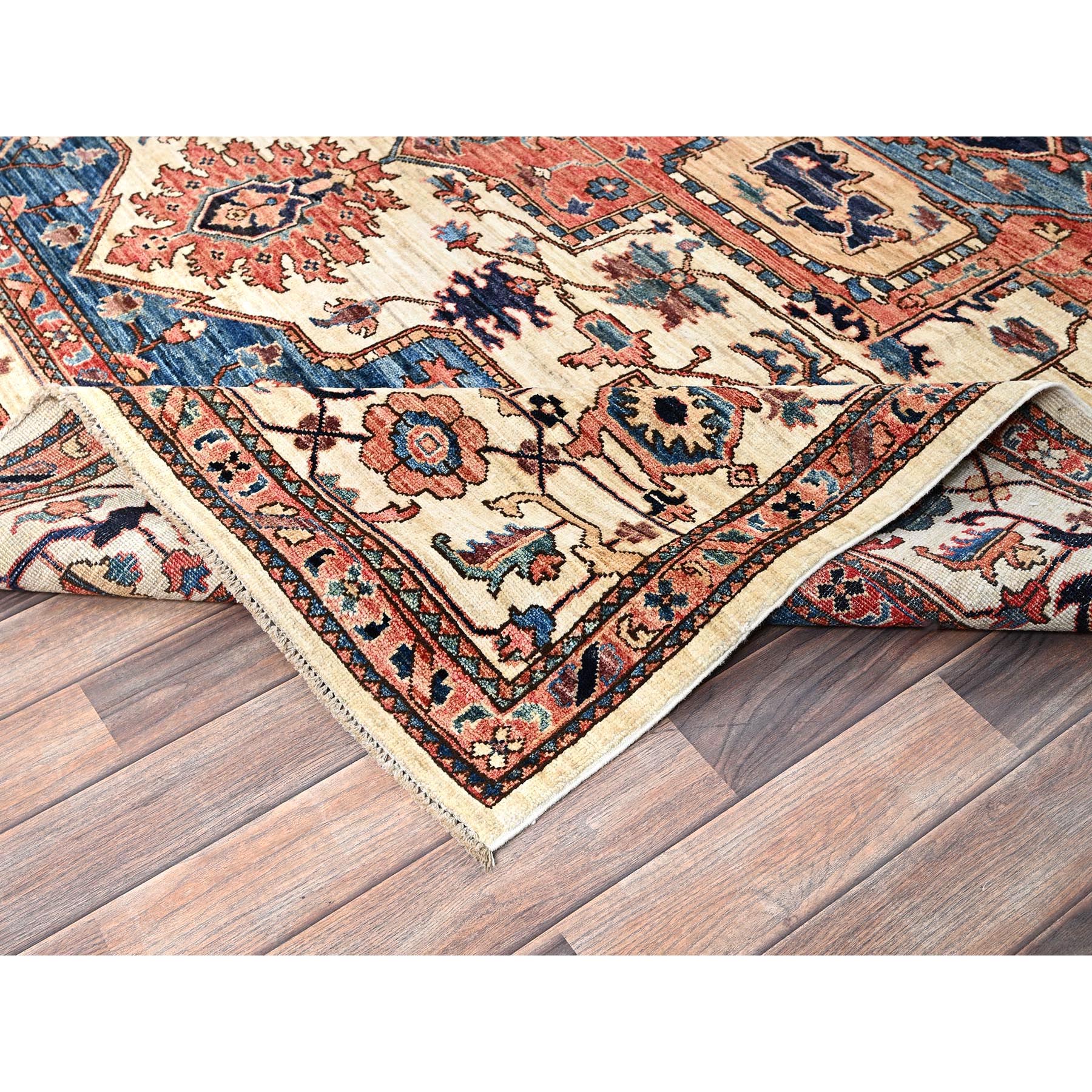 8'1"x9'8" Chiffon White, Aryana Grade, Serapi Heriz with Large Medallion Design, Vegetable Dyes, High Mountain Wool, Hand Knotted, Soft Pile, Densely Woven, Oriental Rug Sh1037