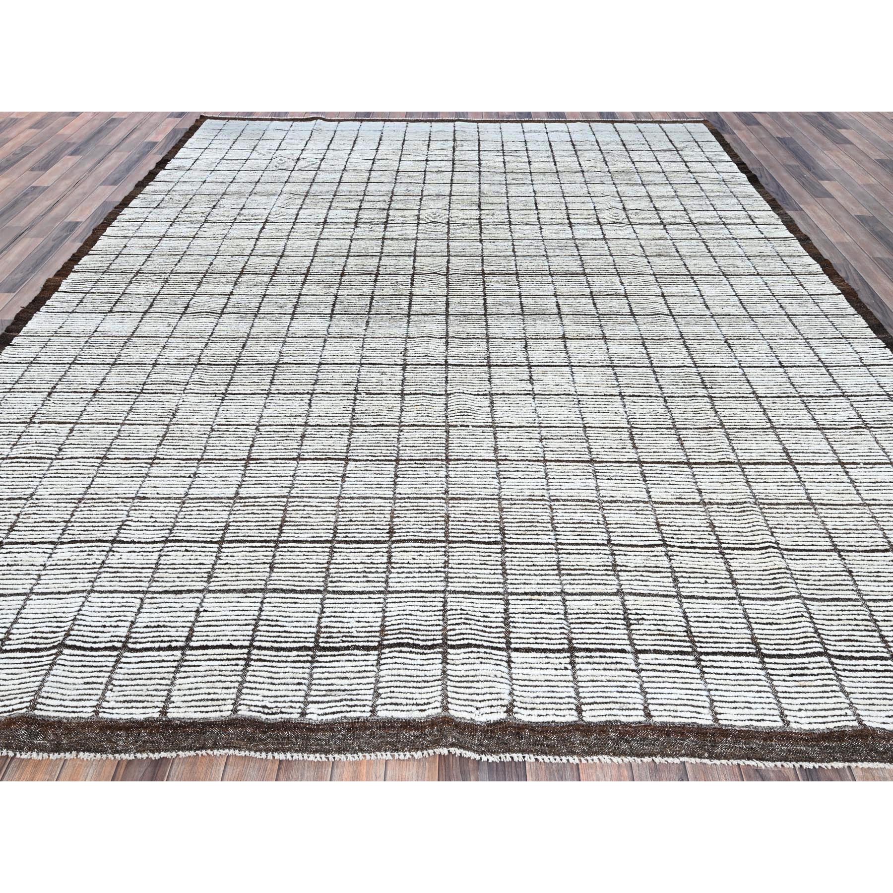 9'6"x11'8" Daisy White, Moroccan Weave with Box Design, Textured Pile, Tone on Tone, Undyed Natural Wool, Hand Knotted, Oriental Rug Sh1340