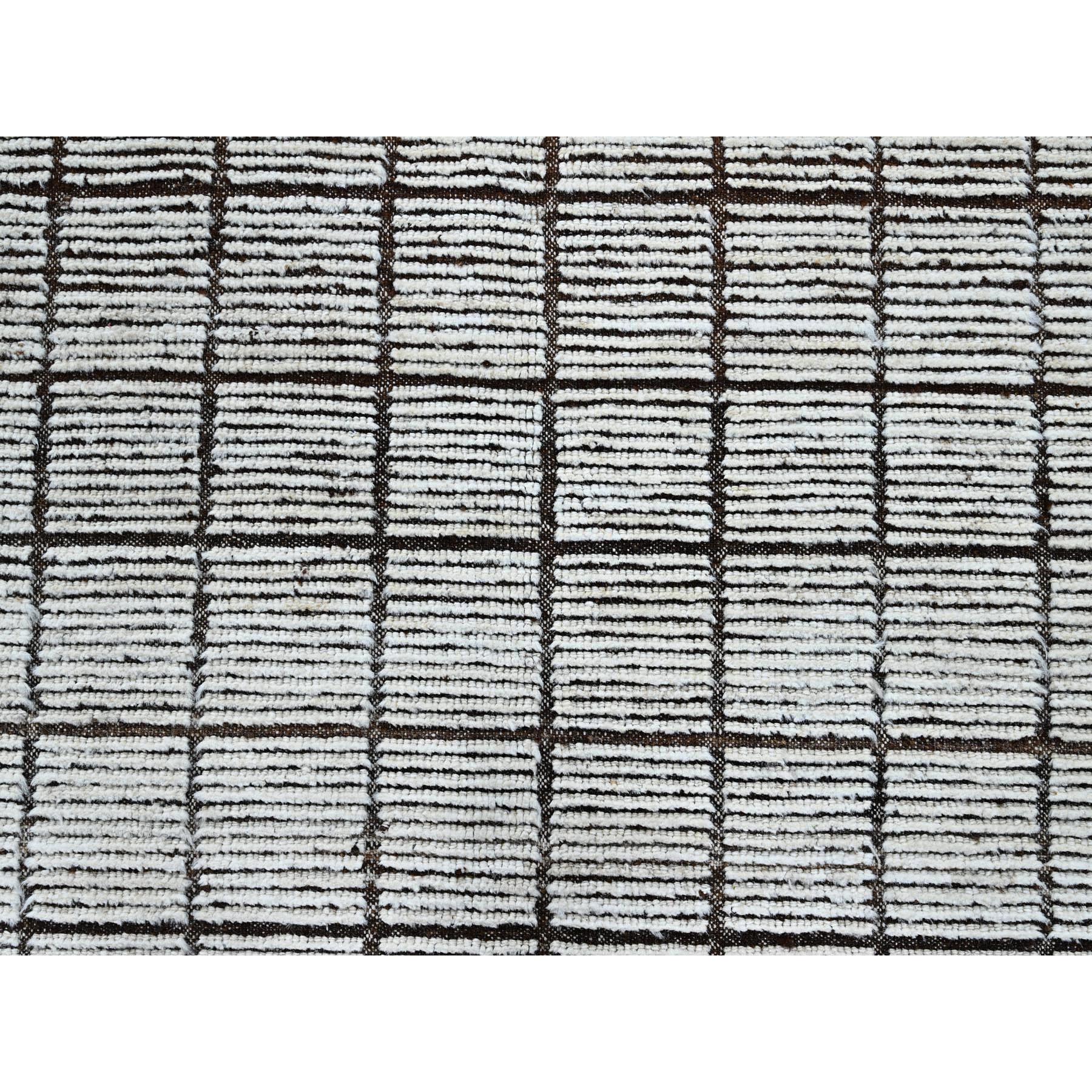 9'6"x11'8" Daisy White, Moroccan Weave with Box Design, Textured Pile, Tone on Tone, Undyed Natural Wool, Hand Knotted, Oriental Rug Sh1340