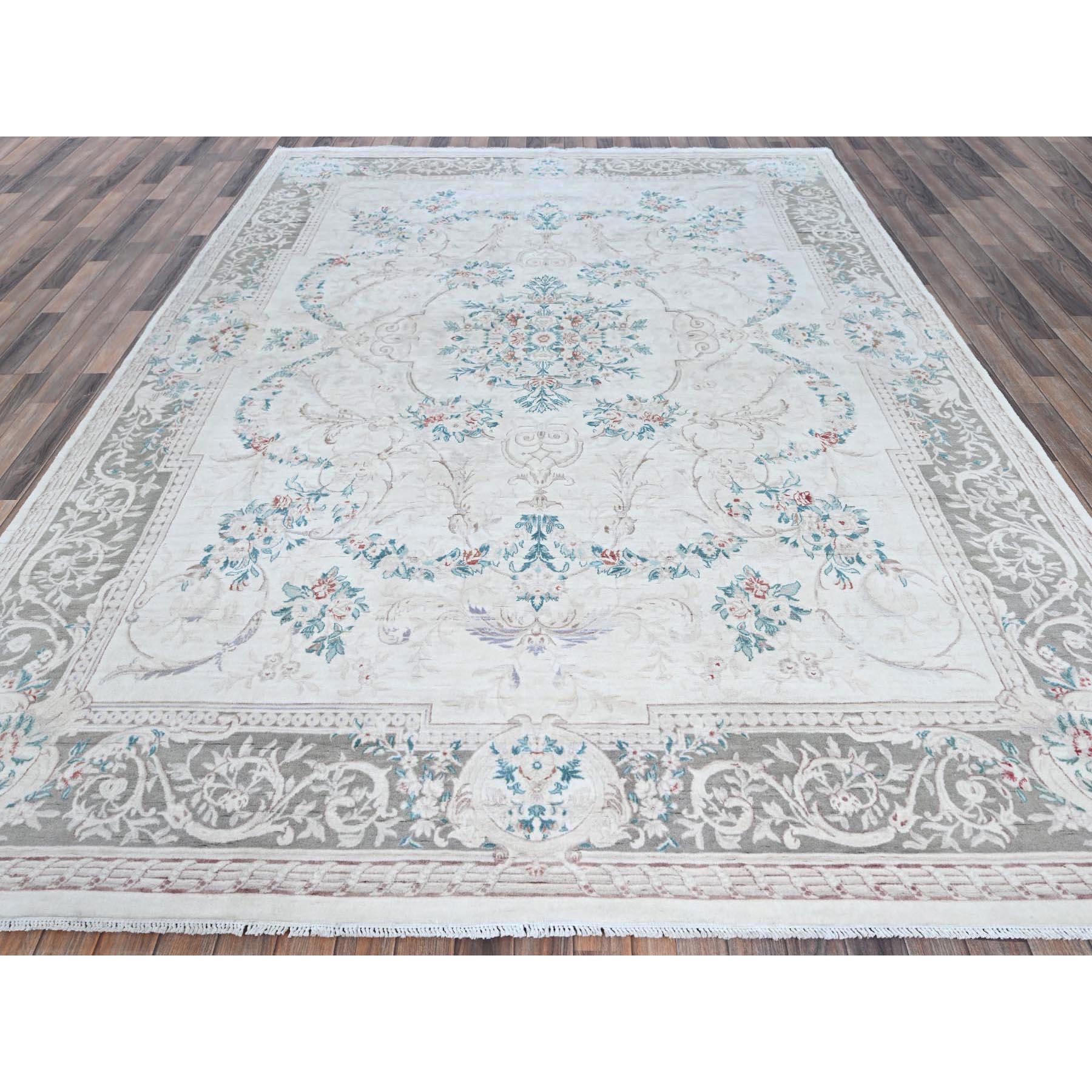 9'x11'9" Daisy White, Washed Out, Aubusson Design, Pak Persian, 300 KPSI, 100% Wool, Hand Knotted, Oriental Rug Sh1370