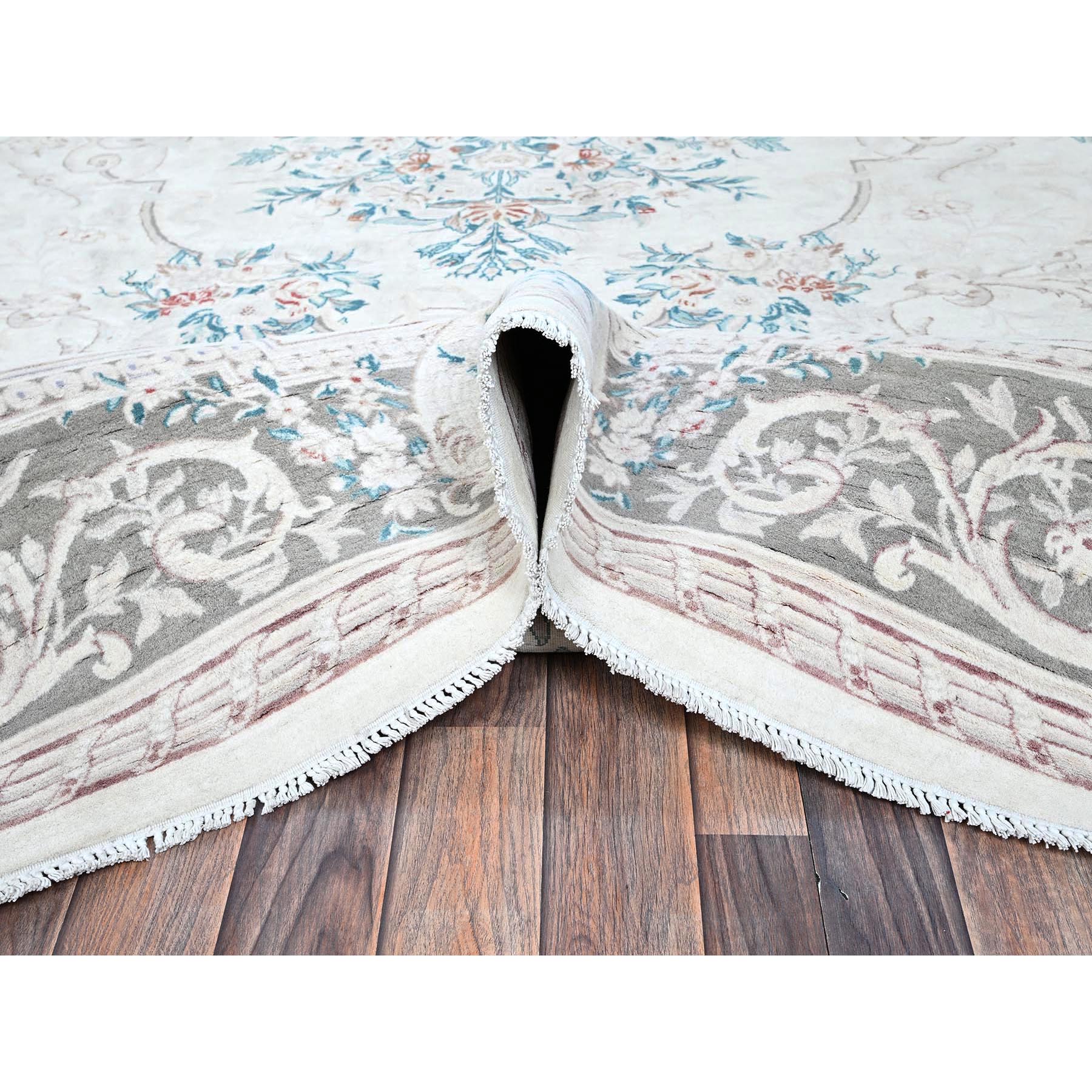9'x11'9" Daisy White, Washed Out, Aubusson Design, Pak Persian, 300 KPSI, 100% Wool, Hand Knotted, Oriental Rug Sh1370