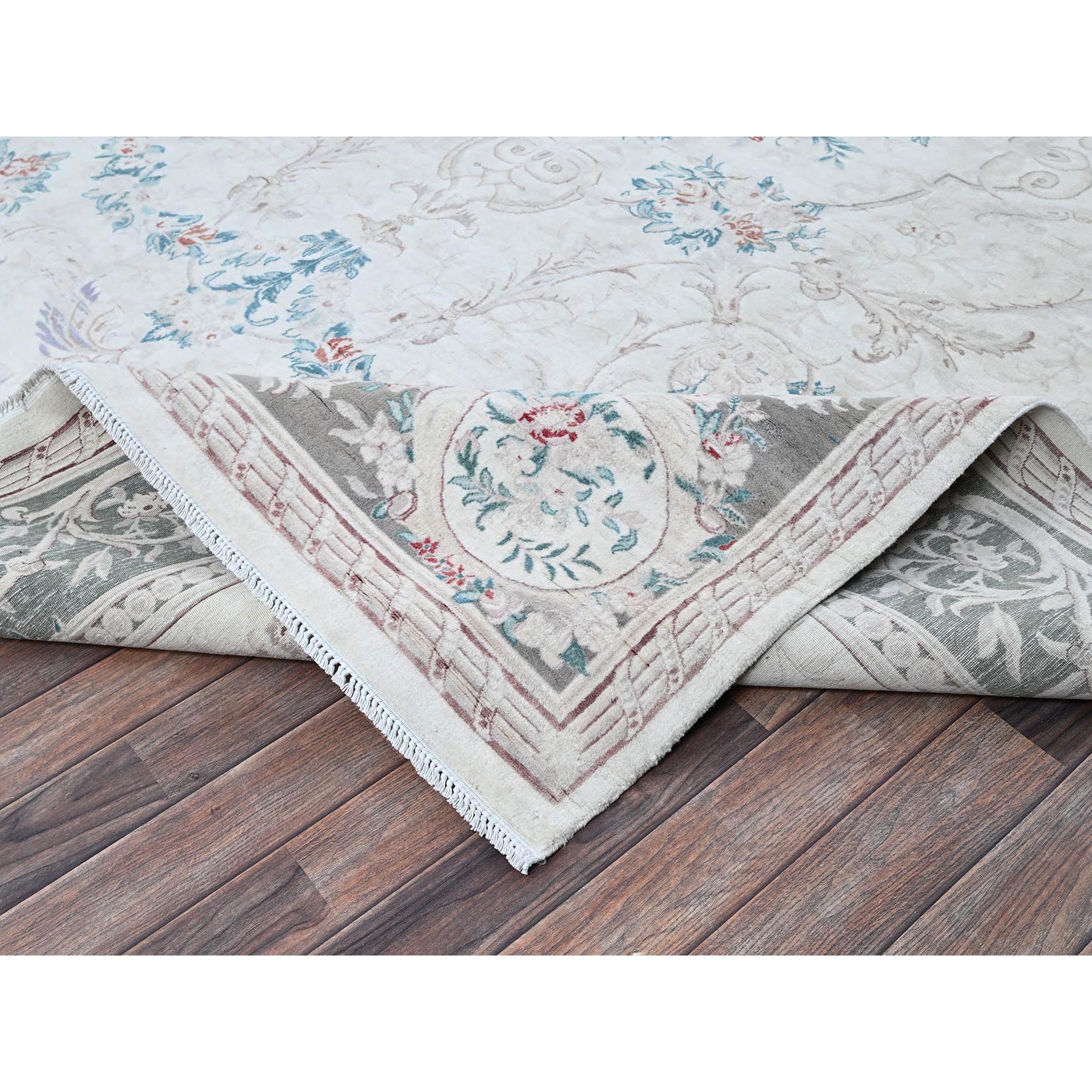 9'x11'9" Daisy White, Washed Out, Aubusson Design, Pak Persian, 300 KPSI, 100% Wool, Hand Knotted, Oriental Rug Sh1370