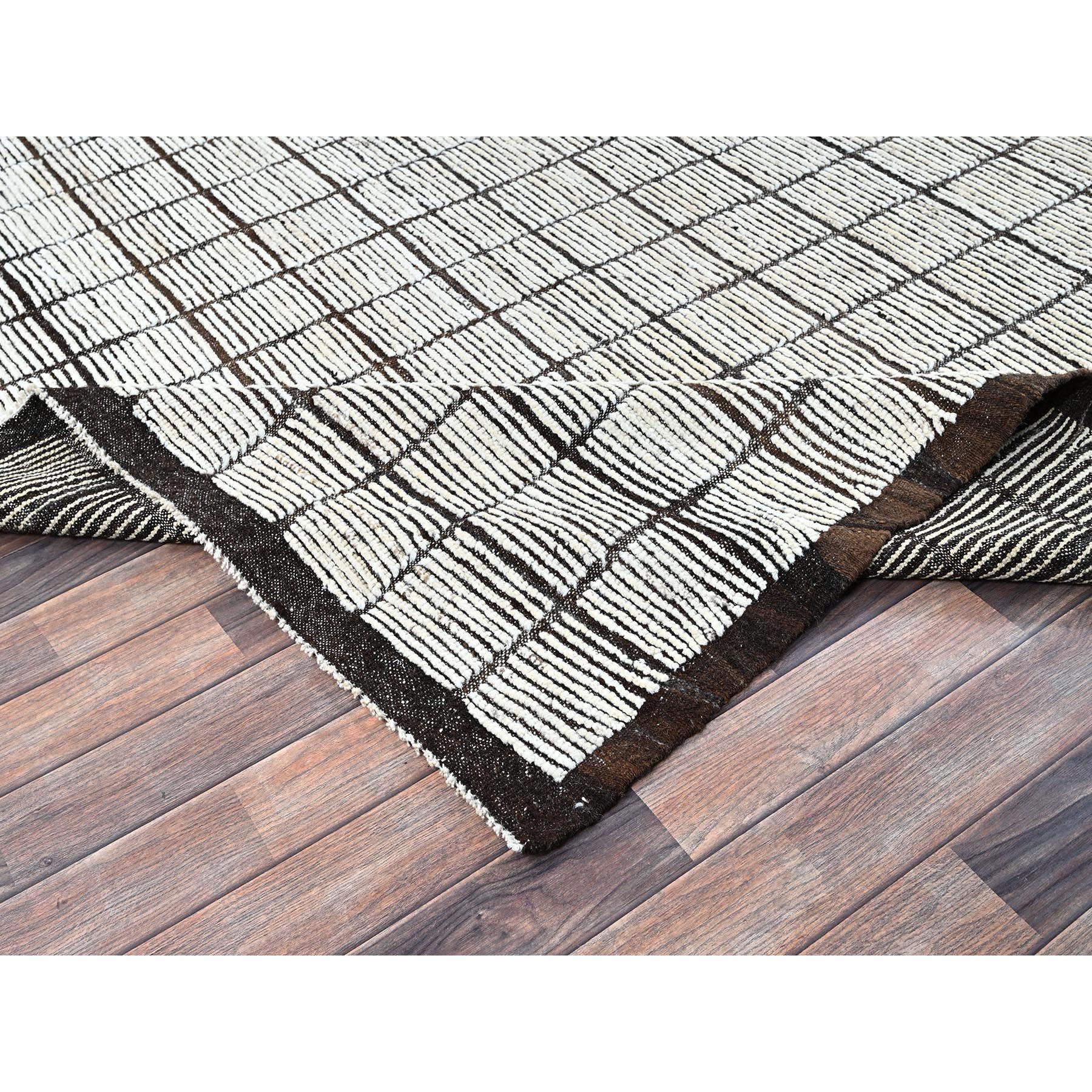8'4"x9'10" Vista White, Moroccan Weave with Box Design, Textured Pile, Tone on Tone, Undyed Natural Wool, Hand Knotted, Oriental Rug Sh1377