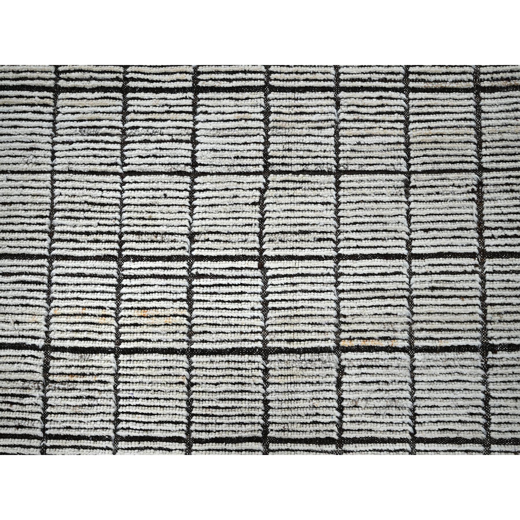 8'4"x9'10" Vista White, Moroccan Weave with Box Design, Textured Pile, Tone on Tone, Undyed Natural Wool, Hand Knotted, Oriental Rug Sh1377