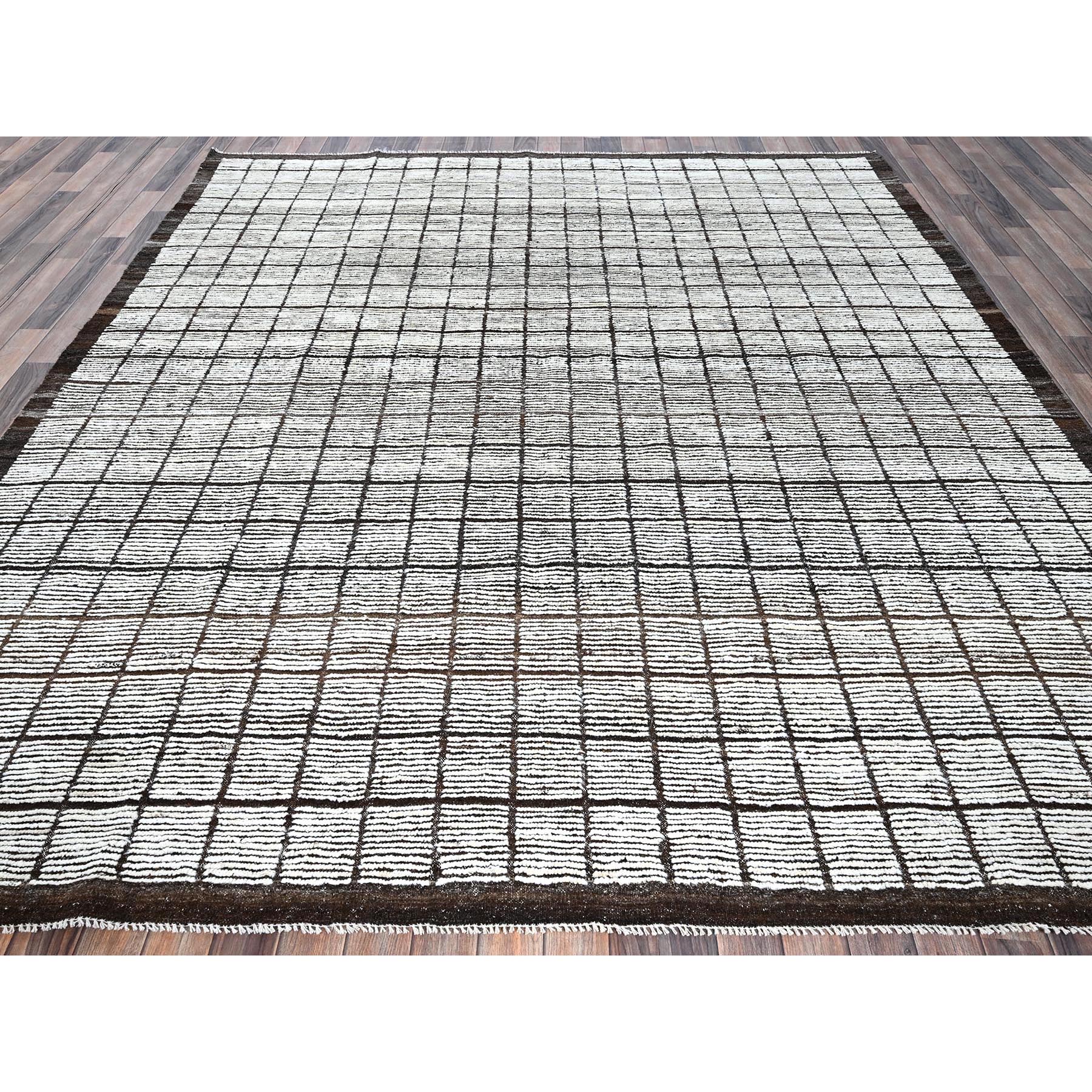 8'9"x9'10" Daisy White, Moroccan Weave with Box Design, Textured Pile, Tone on Tone, Undyed Natural Wool, Hand Knotted, Squarish, Oriental Rug Sh1378