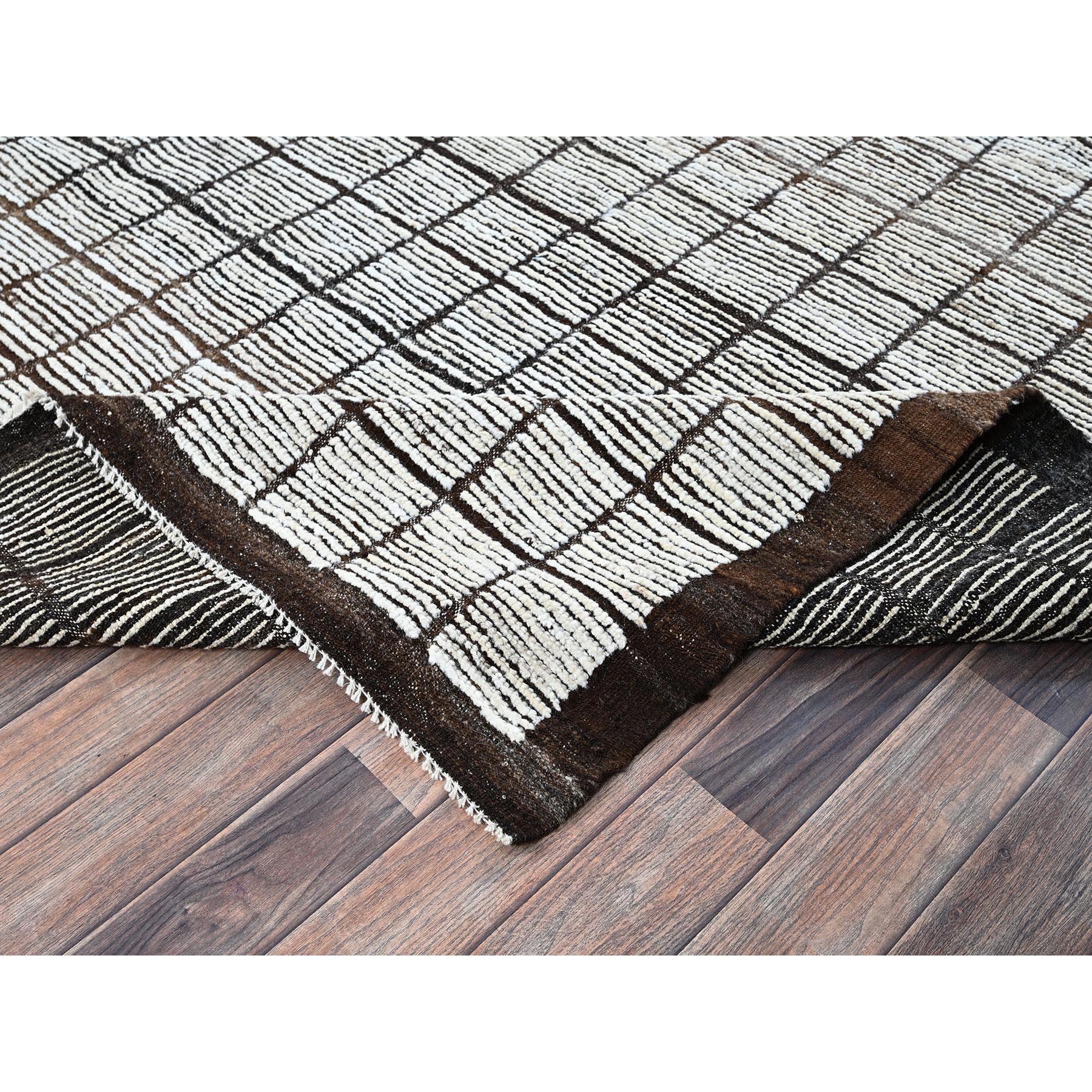 8'9"x9'10" Daisy White, Moroccan Weave with Box Design, Textured Pile, Tone on Tone, Undyed Natural Wool, Hand Knotted, Squarish, Oriental Rug Sh1378