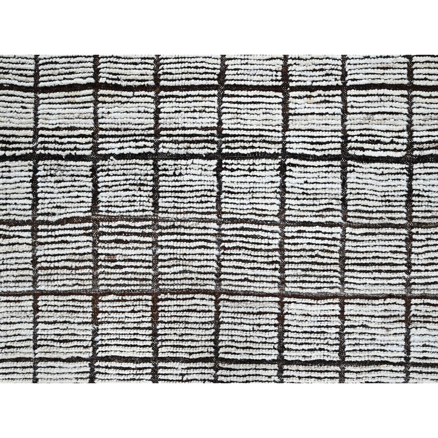 8'9"x9'10" Daisy White, Moroccan Weave with Box Design, Textured Pile, Tone on Tone, Undyed Natural Wool, Hand Knotted, Squarish, Oriental Rug Sh1378