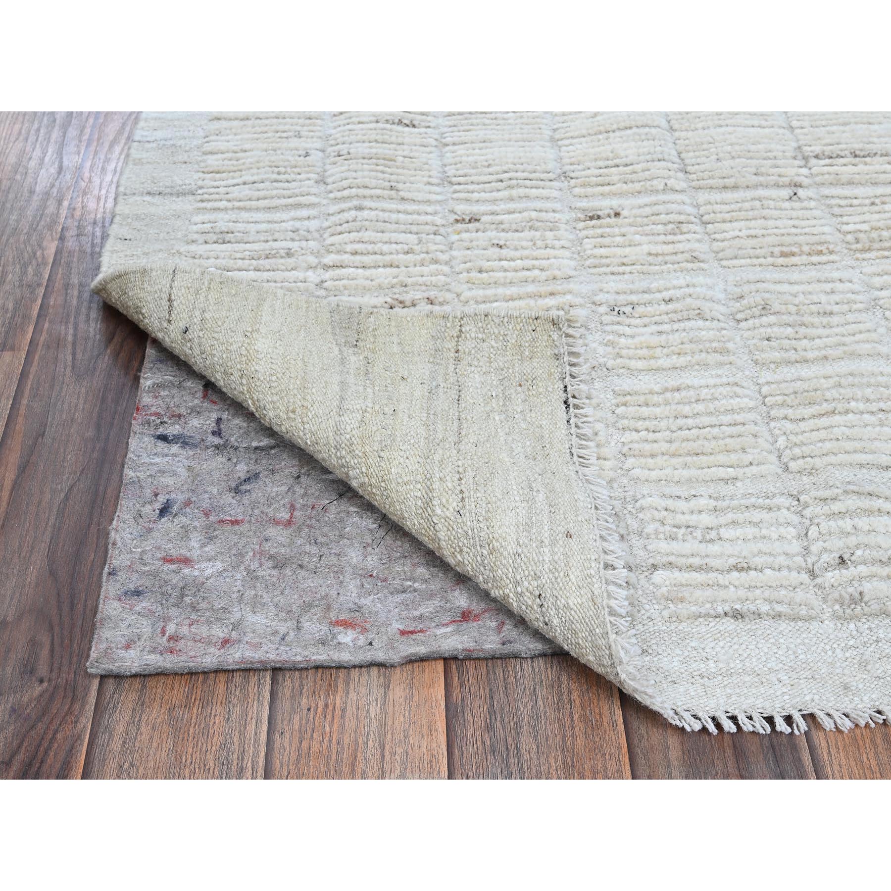 3'x5' Chiffon White, Moroccan Weave with Box Design, Textured Pile, Tone on Tone, Undyed Natural Wool, Hand Knotted, Oriental Rug Sh1383