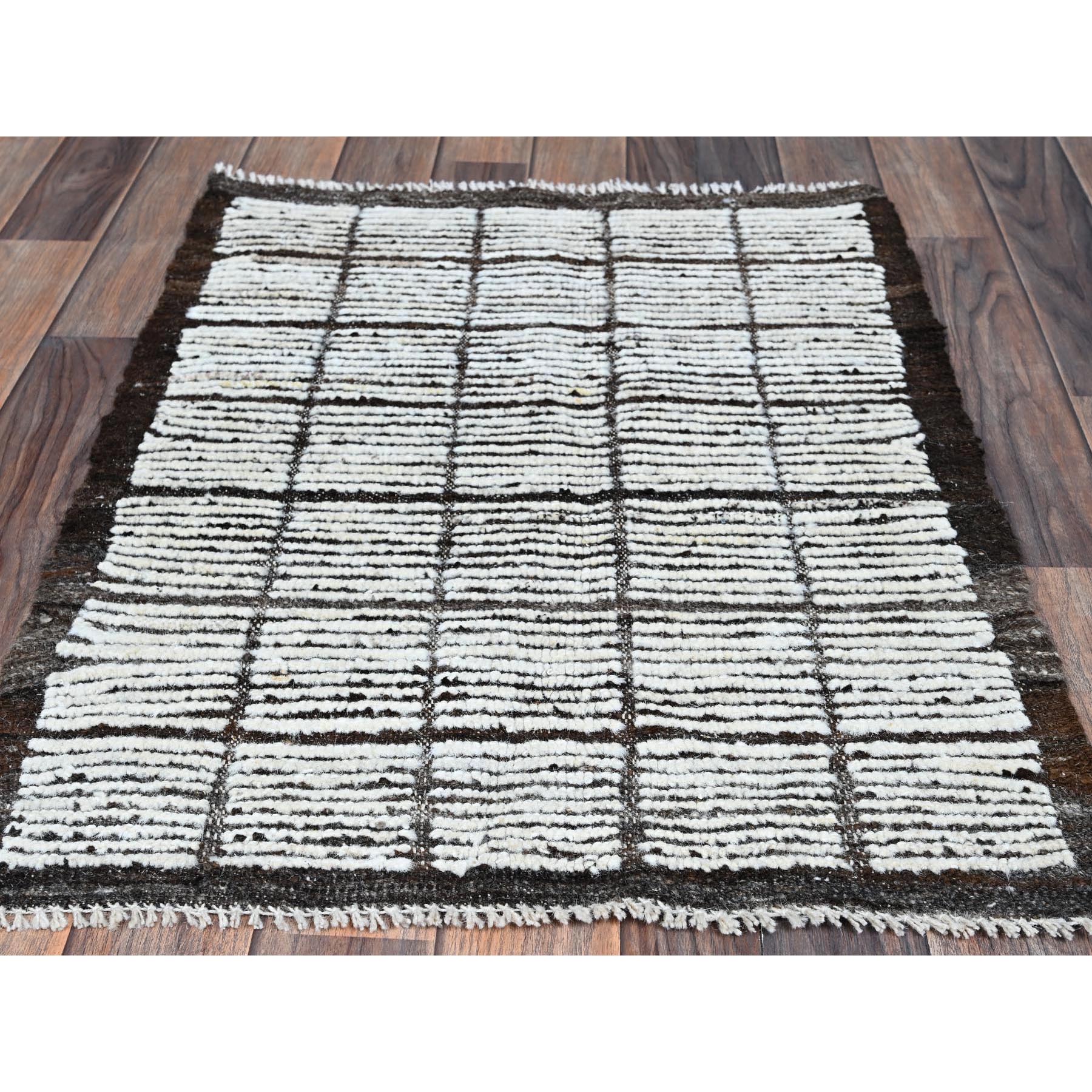 2'1"x2'10" Cotton White, Moroccan Weave with Grid Design, Textured Pile, Undyed Natural Wool, Hand Knotted, Tone on Tone, Mat, Sample, Oriental Rug Sh1394