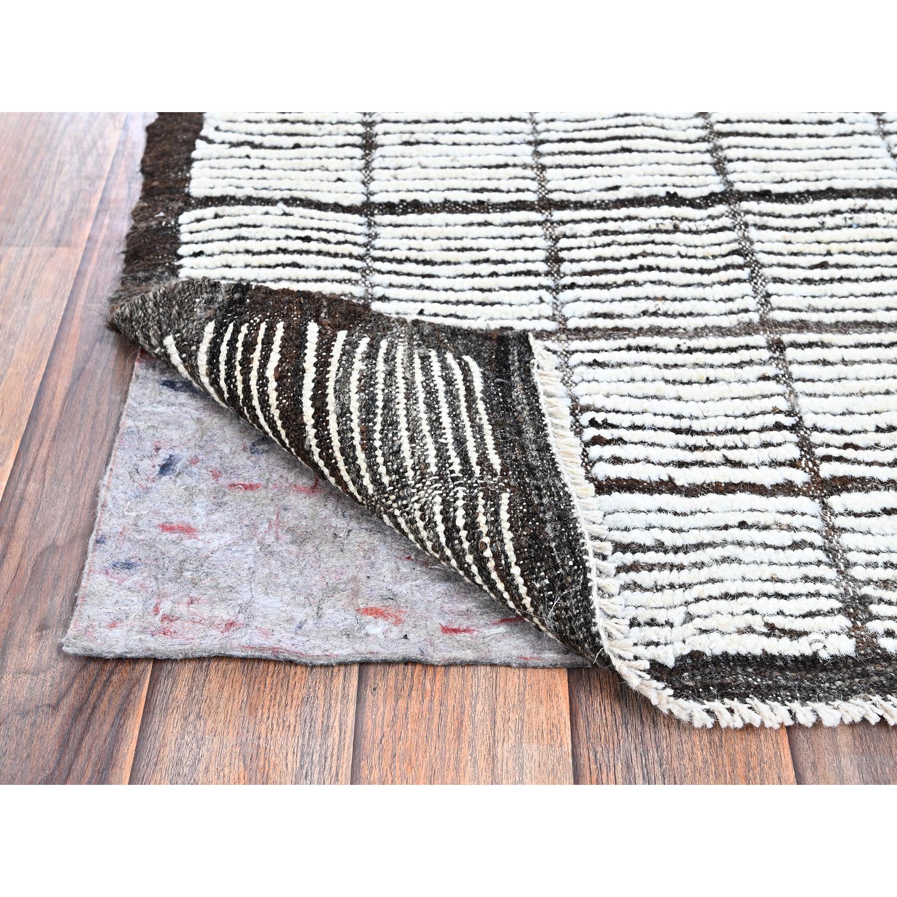 2'1"x2'10" Cotton White, Moroccan Weave with Grid Design, Textured Pile, Undyed Natural Wool, Hand Knotted, Tone on Tone, Mat, Sample, Oriental Rug Sh1394