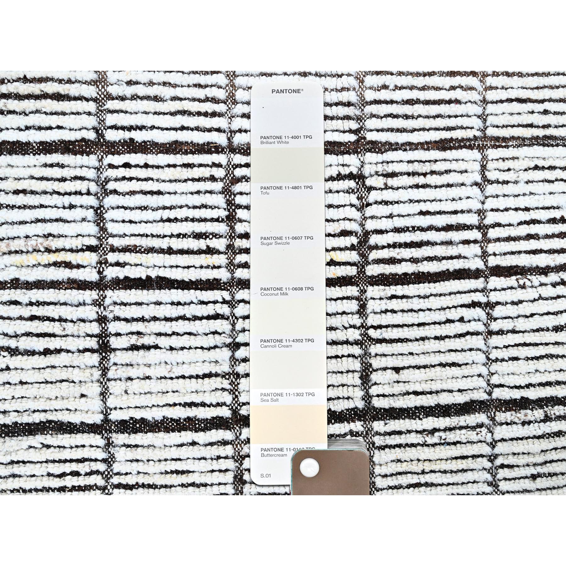 2'1"x2'10" Cotton White, Moroccan Weave with Grid Design, Textured Pile, Undyed Natural Wool, Hand Knotted, Tone on Tone, Mat, Sample, Oriental Rug Sh1394
