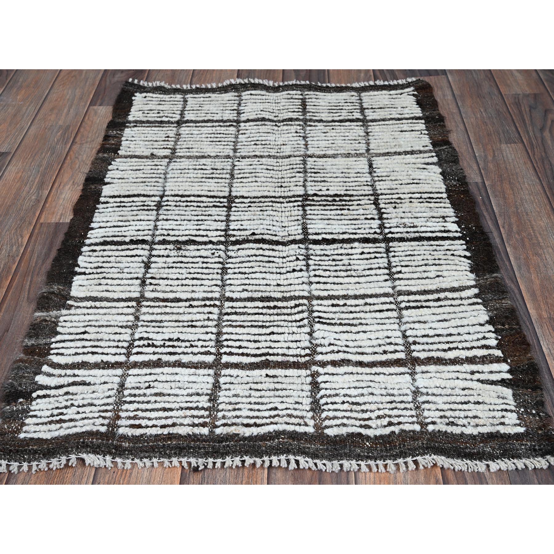 2'1"x3' Brilliant White, Moroccan Weave with Box Design, Textured Pile, Tone on Tone, Undyed Natural Wool, Hand Knotted, Mat, Sample, Oriental Rug Sh1395