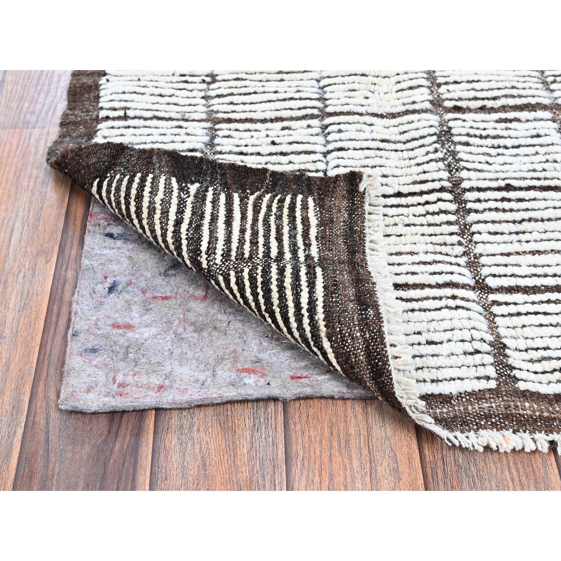 2'1"x2'8" Snow White, Moroccan Weave with Box Design, Tone on Tone, Textured Pile, Undyed Natural Wool, Hand Knotted, Mat, Sample, Oriental Rug Sh1397
