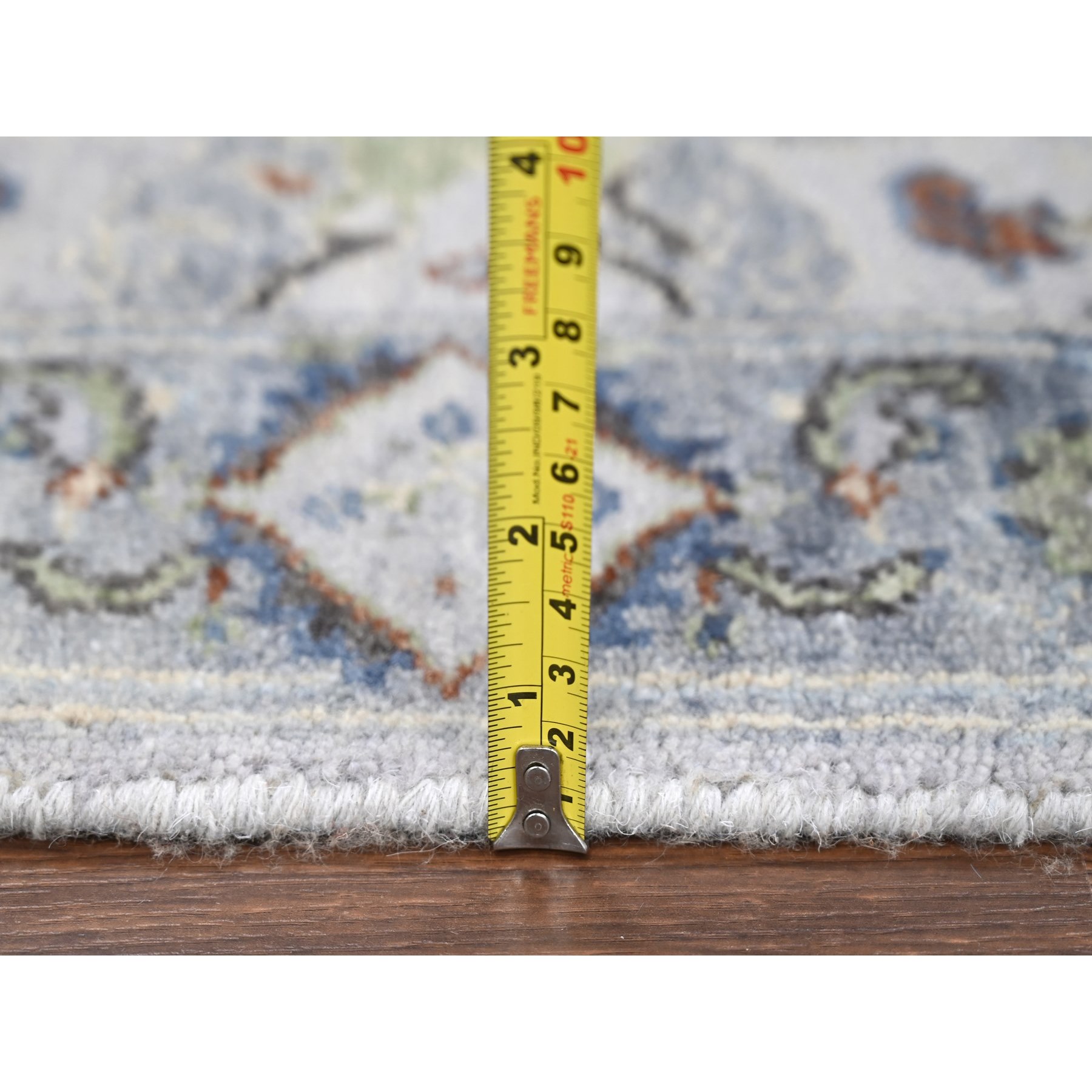2'6"x11'9" Powder White, Oushak with Floral Motifs, Denser Weave, Hand Knotted, Pure Wool, Runner, Oriental Rug Sh10086