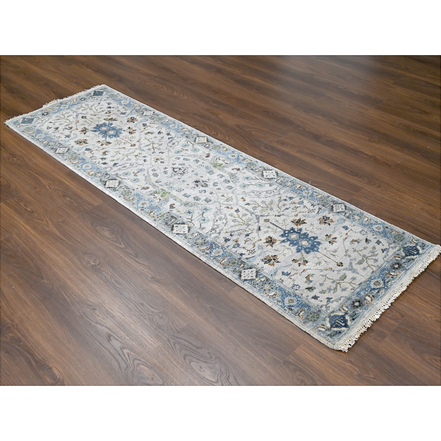 2'5"x7'9" Pearl White, Denser Weave, Oushak with Floral Motifs, Pure Wool, Hand Knotted, Runner, Oriental Rug Sh10088