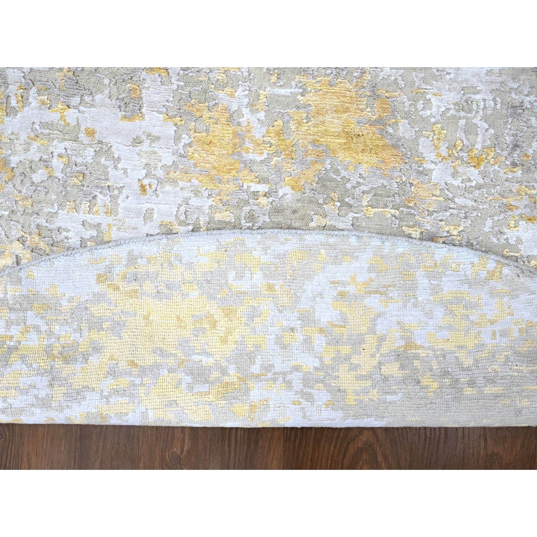 7'9'x7'9" Beige with Gold, Abstract Design, Wool and Silk, Hi-Low Pile, Hand Knotted, Round, Oriental Rug Sh10202