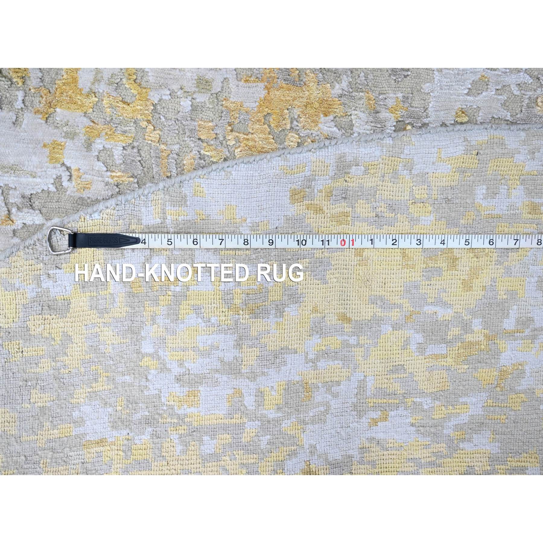 7'9'x7'9" Beige with Gold, Abstract Design, Wool and Silk, Hi-Low Pile, Hand Knotted, Round, Oriental Rug Sh10202