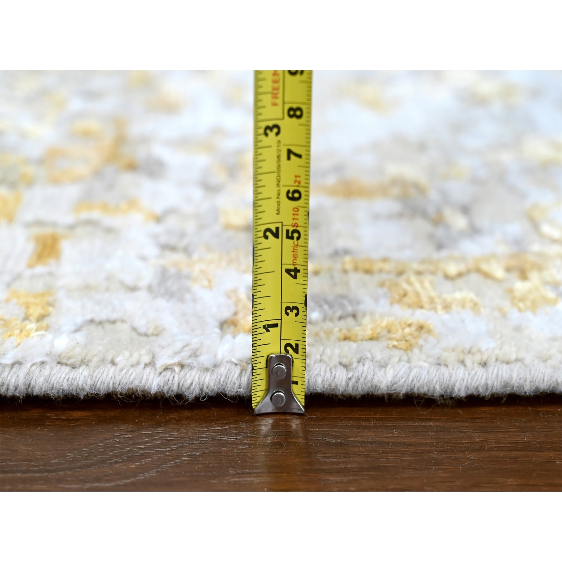 6'x6' Beige with Gold, Wool and Silk, Abstract Design, Hi-Low Pile, Hand Knotted, Round, Oriental Rug Sh10203