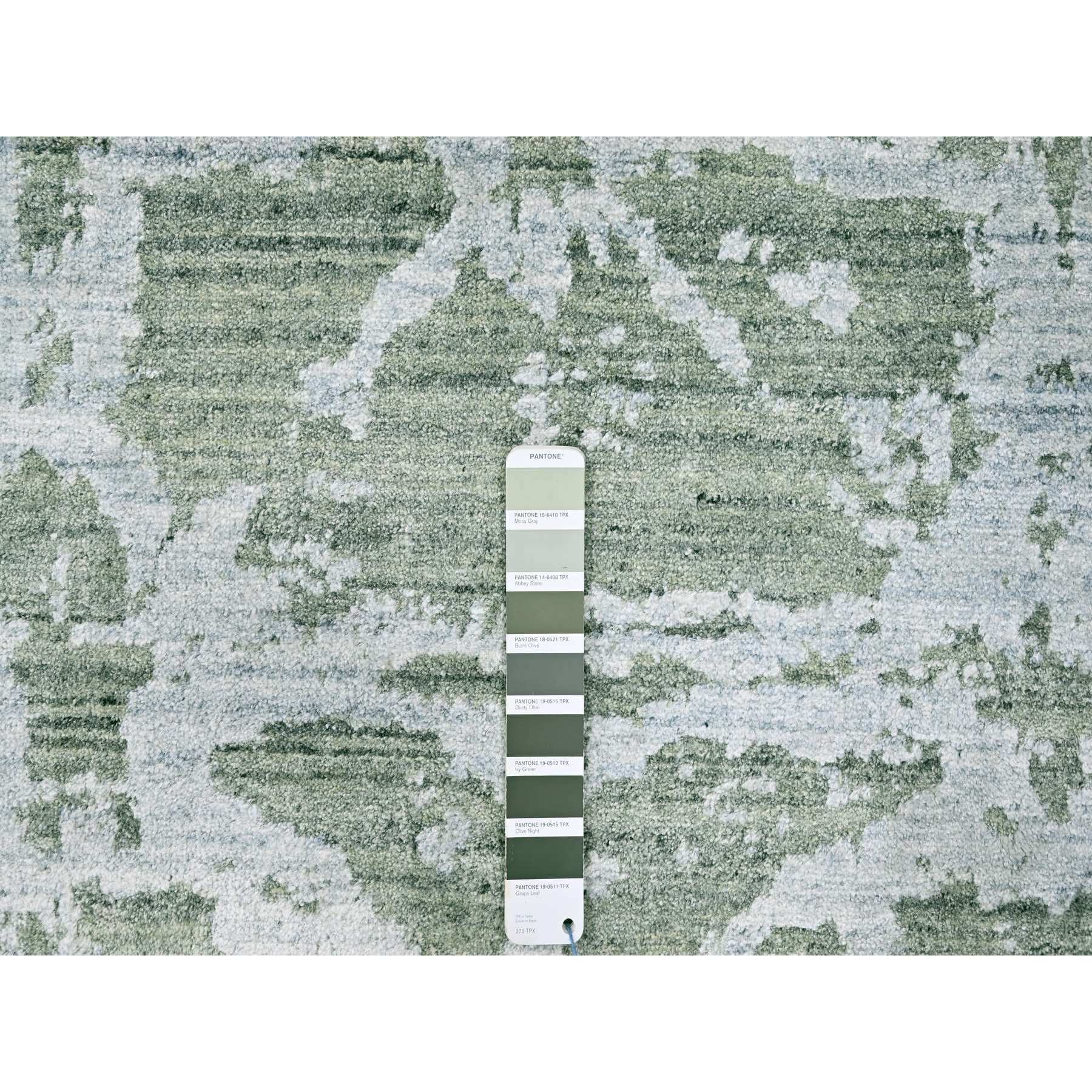 5'5"x7'5" Pistachio Green, Hand Loomed, Wool and Plant Based Silk, Textured Pile, Modern Design, Oriental Rug Sh10283