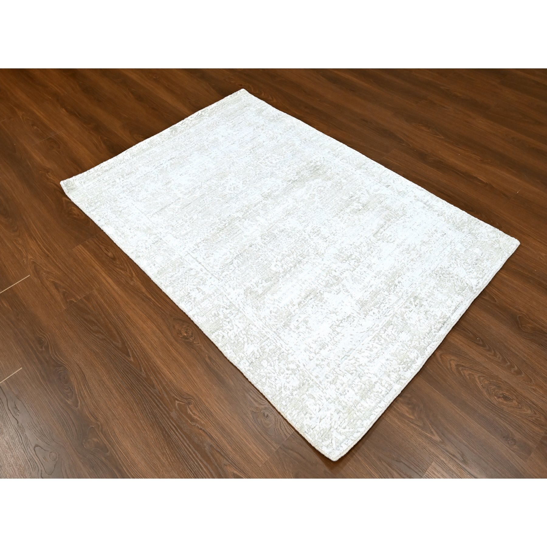 4'1"x5'10" Oyster Gray, Textured Pile, Modern Design, Hand Loomed, Wool and Plant Based Silk, Oriental Rug Sh10284