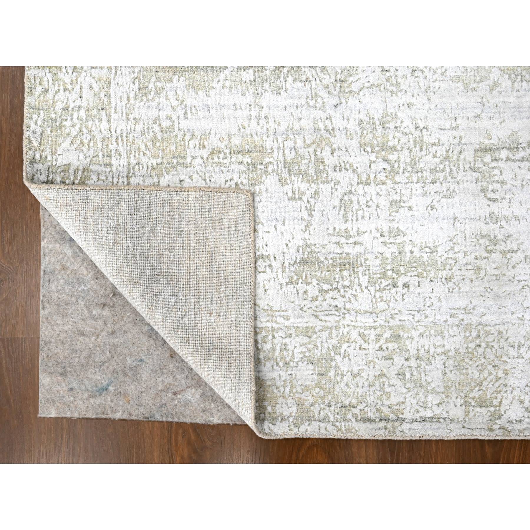 4'1"x5'10" Oyster Gray, Textured Pile, Modern Design, Hand Loomed, Wool and Plant Based Silk, Oriental Rug Sh10284