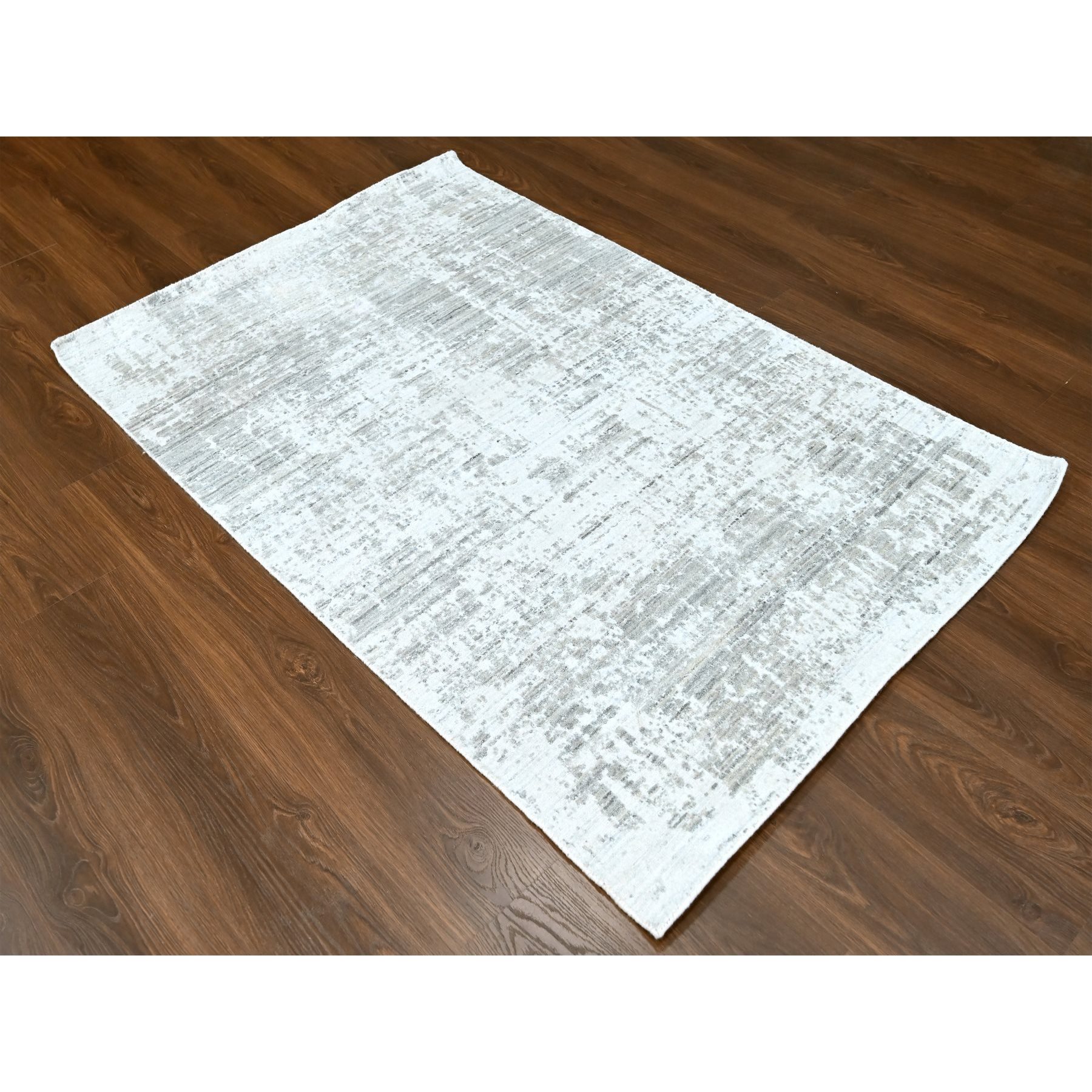 4'x6' Chiffon White with Gray, Modern Design, Hand Loomed, Wool and Plant Based Silk, Textured Pile, Oriental Rug Sh10288