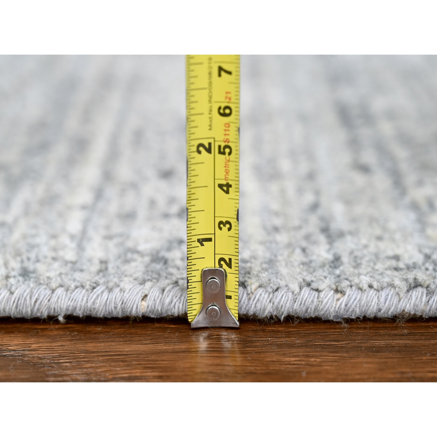 4'2"x6' Misty Gray, Wool and Plant Based Silk, Hand Loomed, Textured Pile, Modern Design, Oriental Rug Sh10289