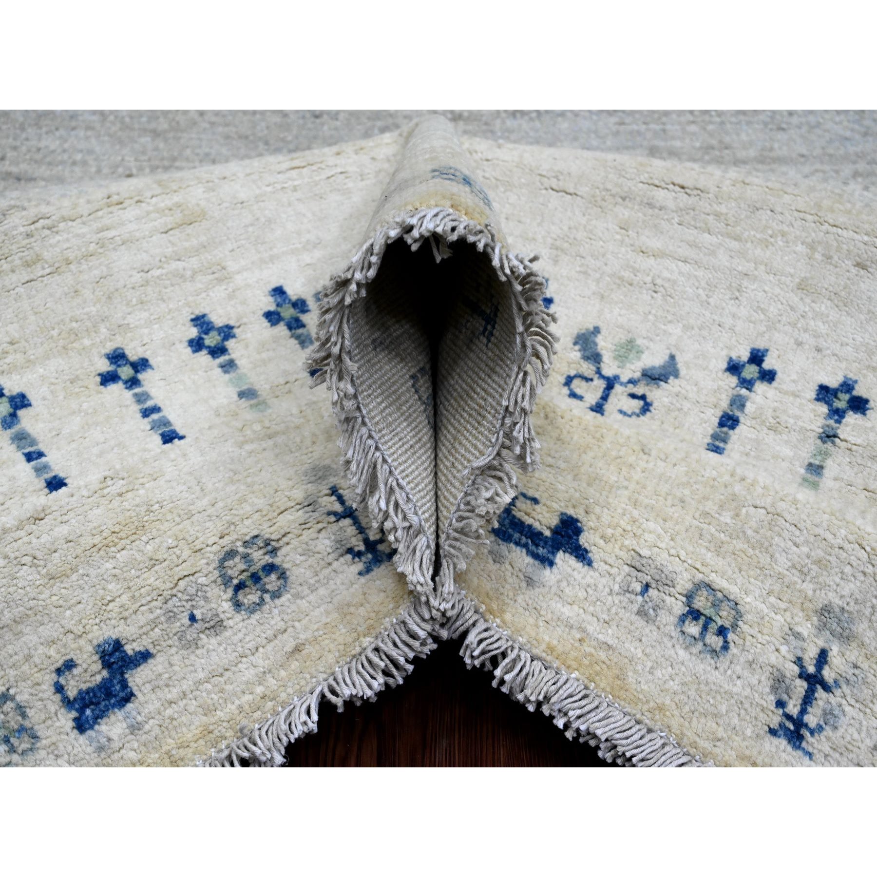 8'3"x9'7" Chiffon White, Fine Kashkuli Gabbeh with Small Animal Figurines, Soft Wool, Hand Knotted, Vegetable Dyes, Oriental Rug Sh20020