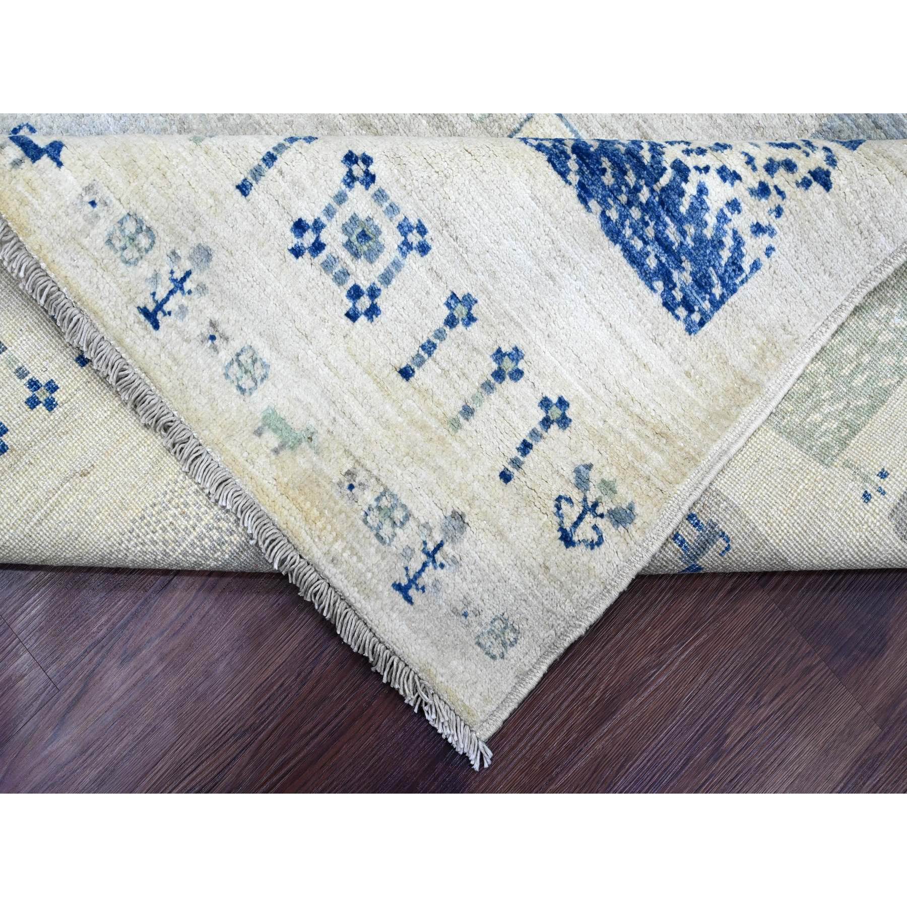 8'3"x9'7" Chiffon White, Fine Kashkuli Gabbeh with Small Animal Figurines, Soft Wool, Hand Knotted, Vegetable Dyes, Oriental Rug Sh20020