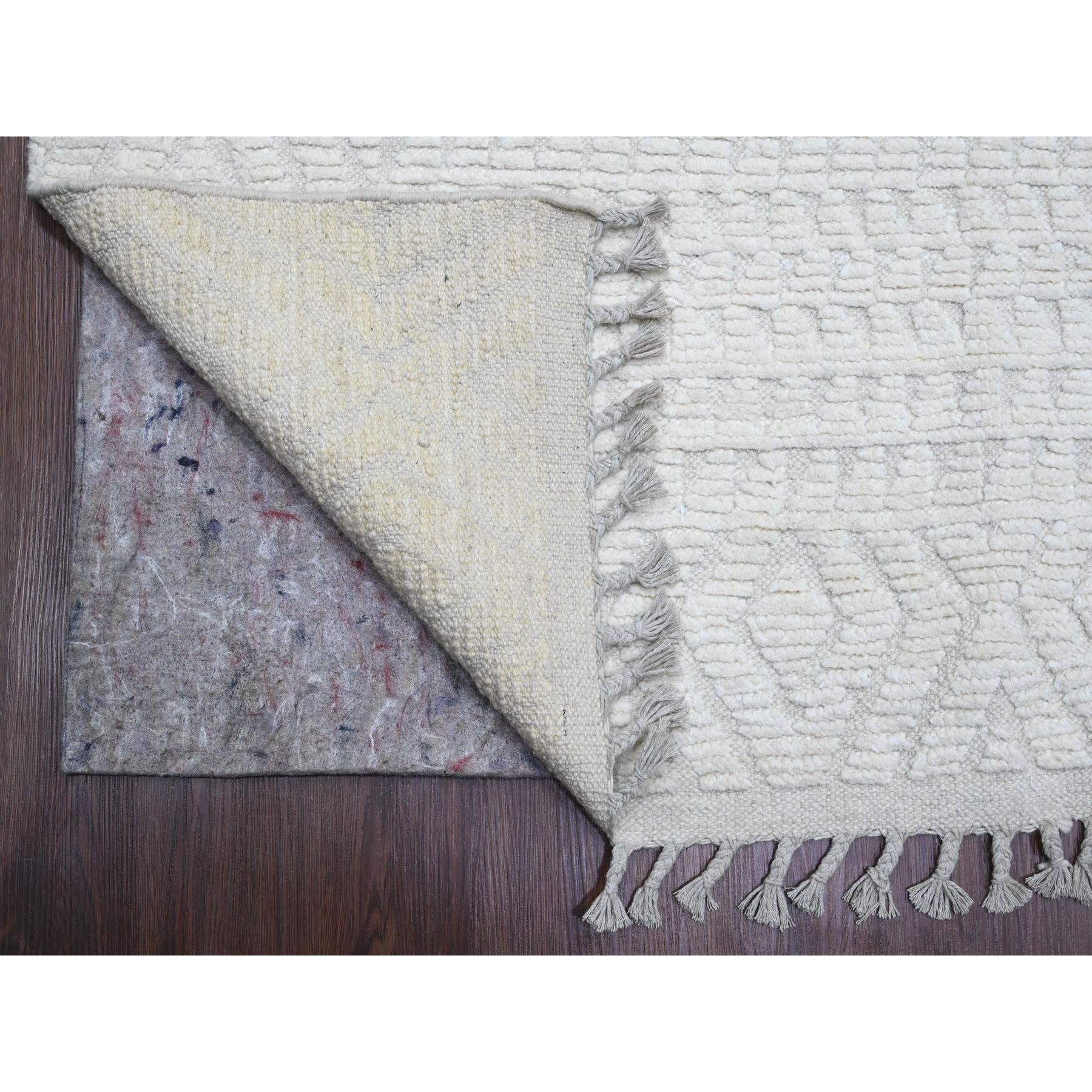 9'10"x14'1" Pearl White, Moroccan Weave, Tone on Tone, Intricate Diamond Pattern, Hand Knotted, 100% Wool, Oriental Rug Sh20080