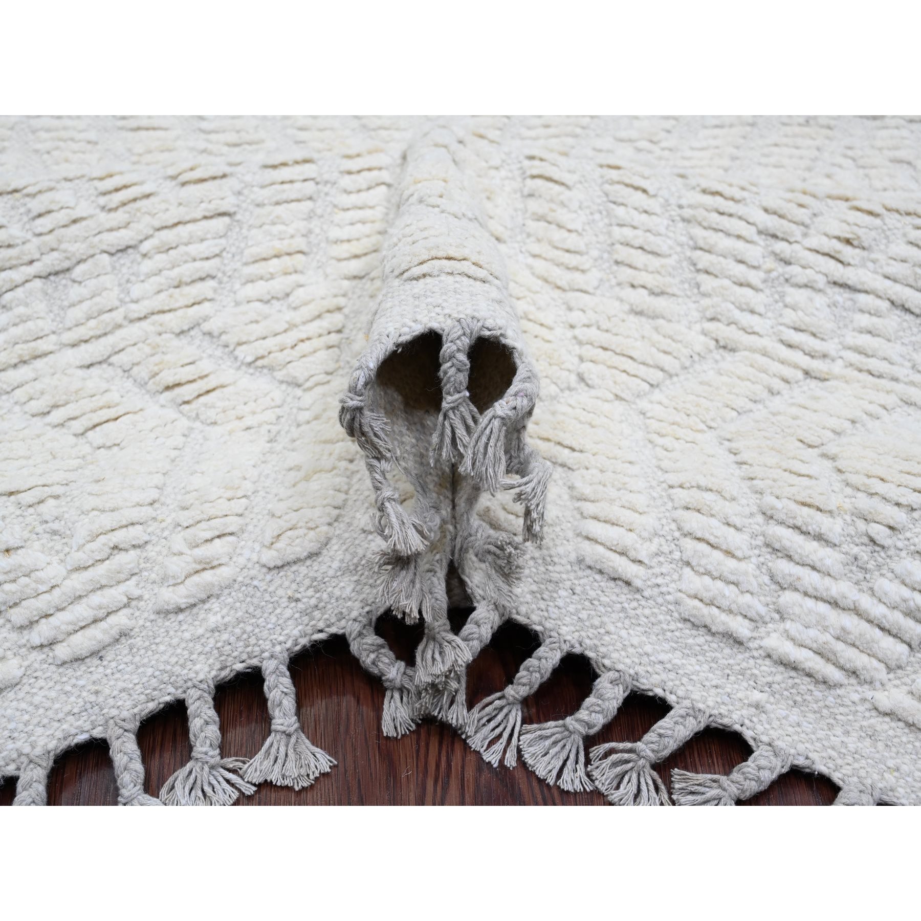 9'10"x14'1" Pearl White, Moroccan Weave, Tone on Tone, Intricate Diamond Pattern, Hand Knotted, 100% Wool, Oriental Rug Sh20080