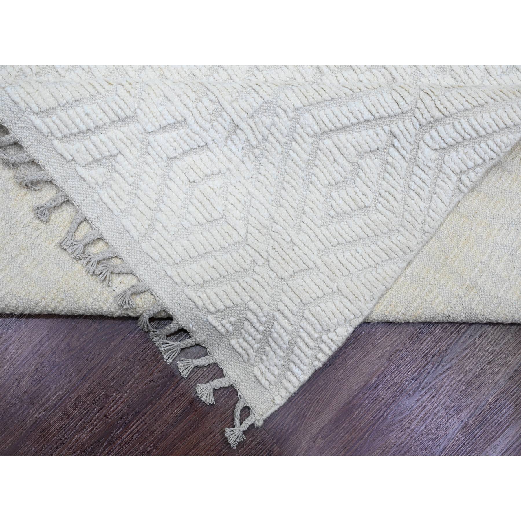 9'10"x14'1" Pearl White, Moroccan Weave, Tone on Tone, Intricate Diamond Pattern, Hand Knotted, 100% Wool, Oriental Rug Sh20080