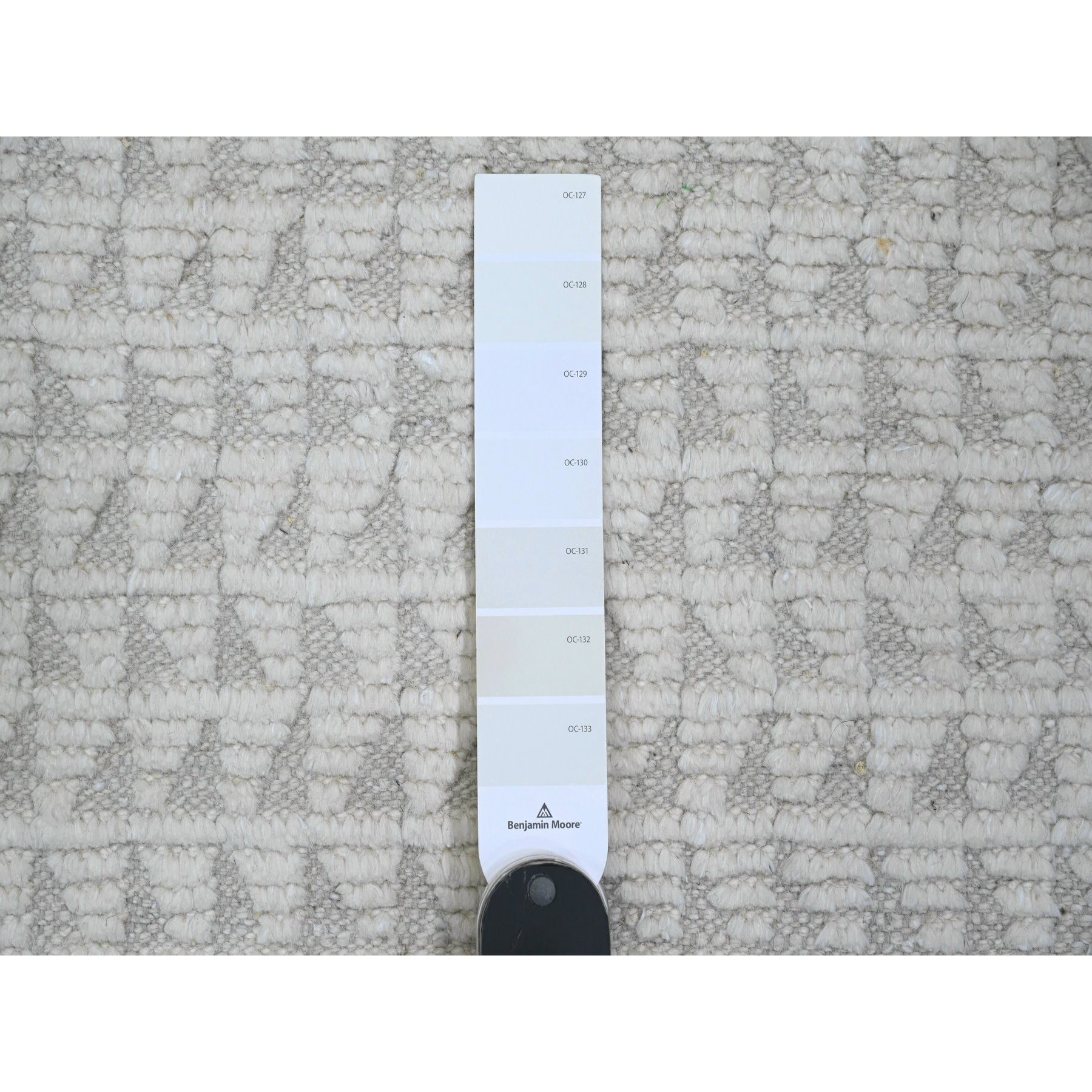 9'10"x14'1" Pearl White, Moroccan Weave, Tone on Tone, Intricate Diamond Pattern, Hand Knotted, 100% Wool, Oriental Rug Sh20080