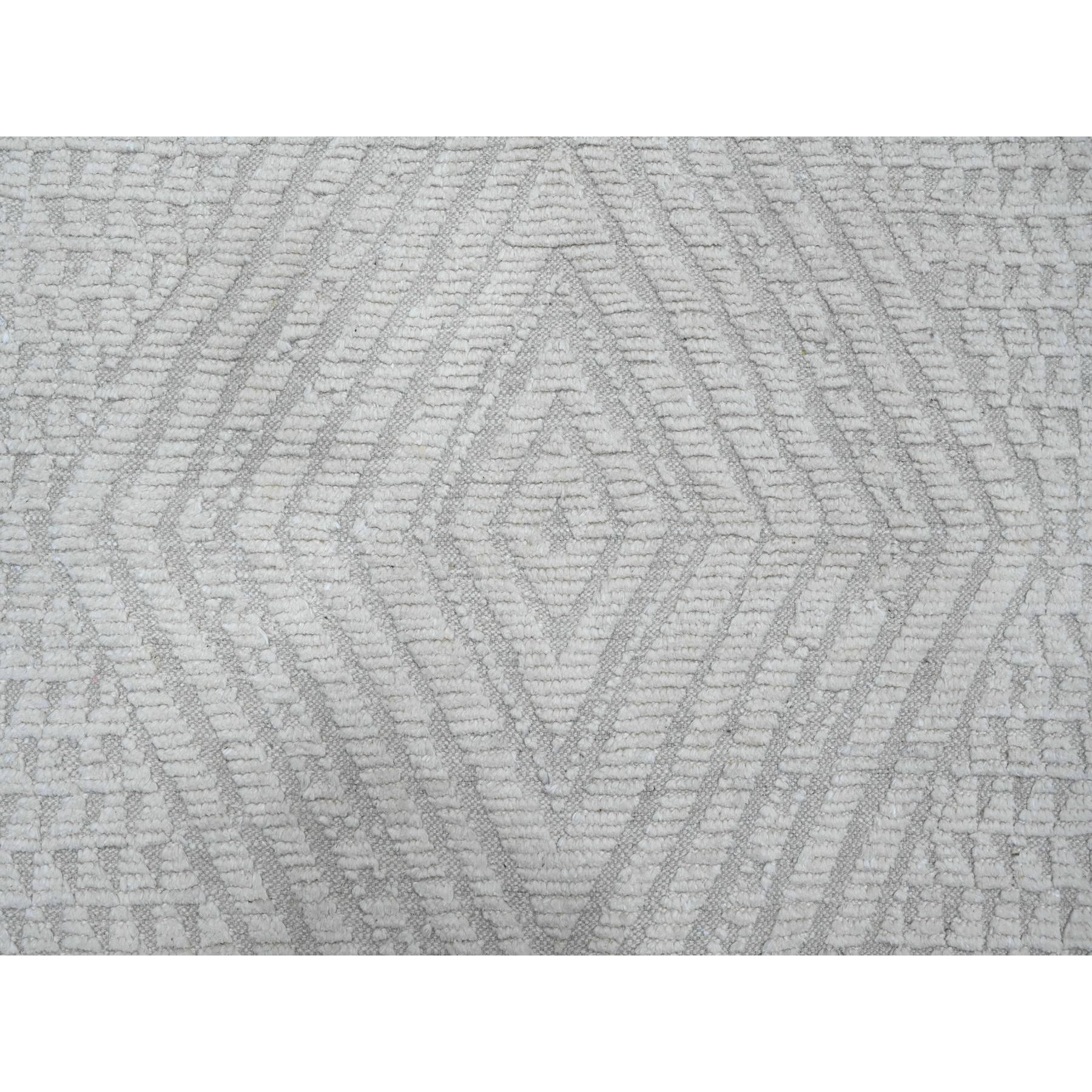 9'10"x14'1" Pearl White, Moroccan Weave, Tone on Tone, Intricate Diamond Pattern, Hand Knotted, 100% Wool, Oriental Rug Sh20080