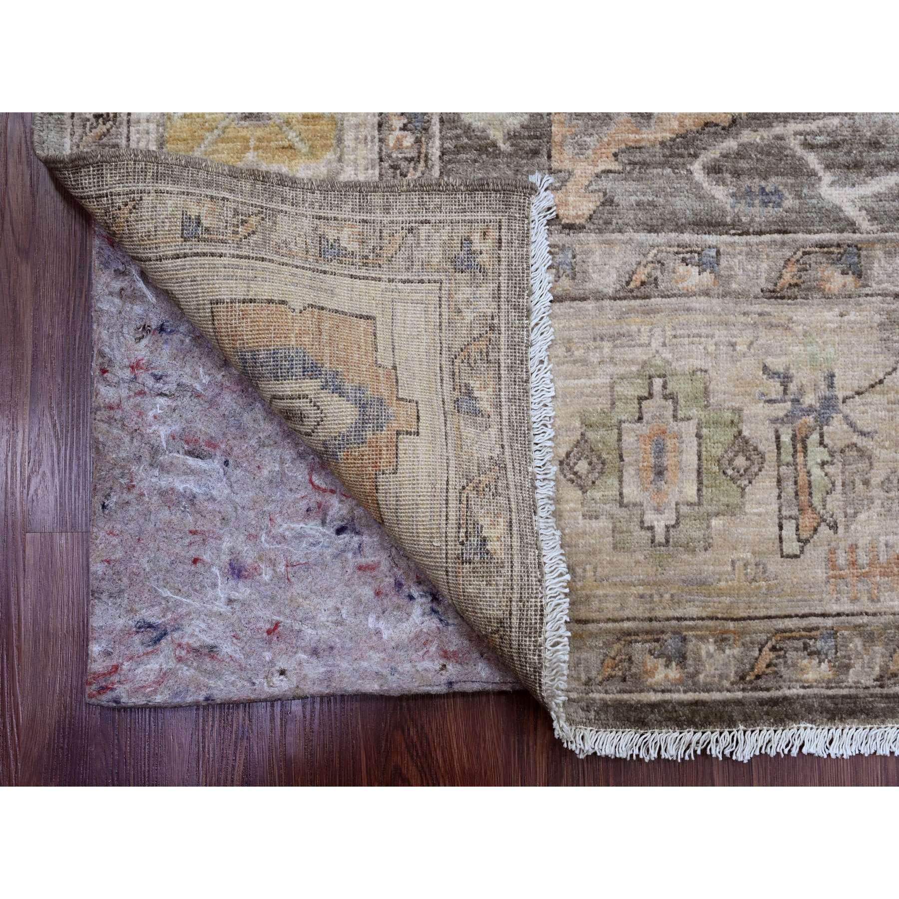 8'1"x9'9" Fossil Gray, Serapi Heriz with Large Medallion Design, Peshawar, Natural Dyes, Hand Knotted, 100% Wool, Oriental Rug Sh20091