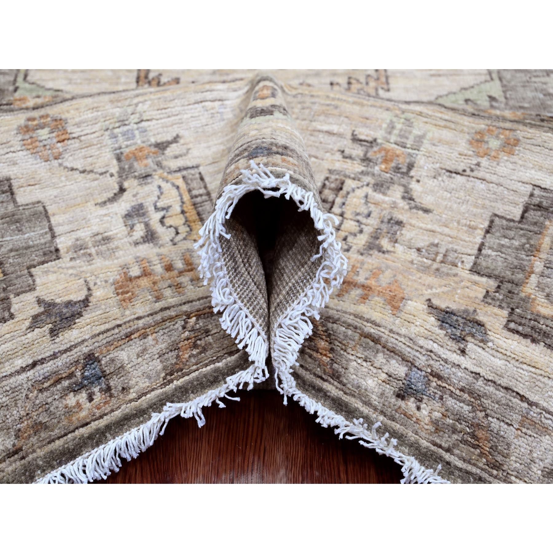 8'1"x9'9" Fossil Gray, Serapi Heriz with Large Medallion Design, Peshawar, Natural Dyes, Hand Knotted, 100% Wool, Oriental Rug Sh20091