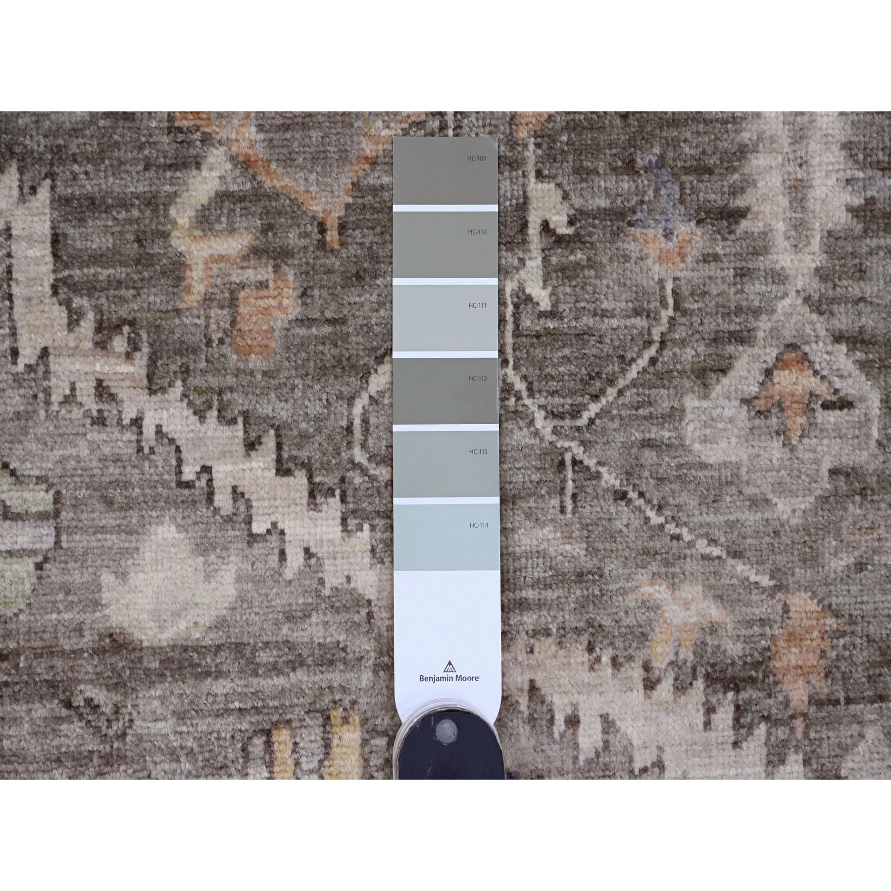 8'1"x9'9" Fossil Gray, Serapi Heriz with Large Medallion Design, Peshawar, Natural Dyes, Hand Knotted, 100% Wool, Oriental Rug Sh20091