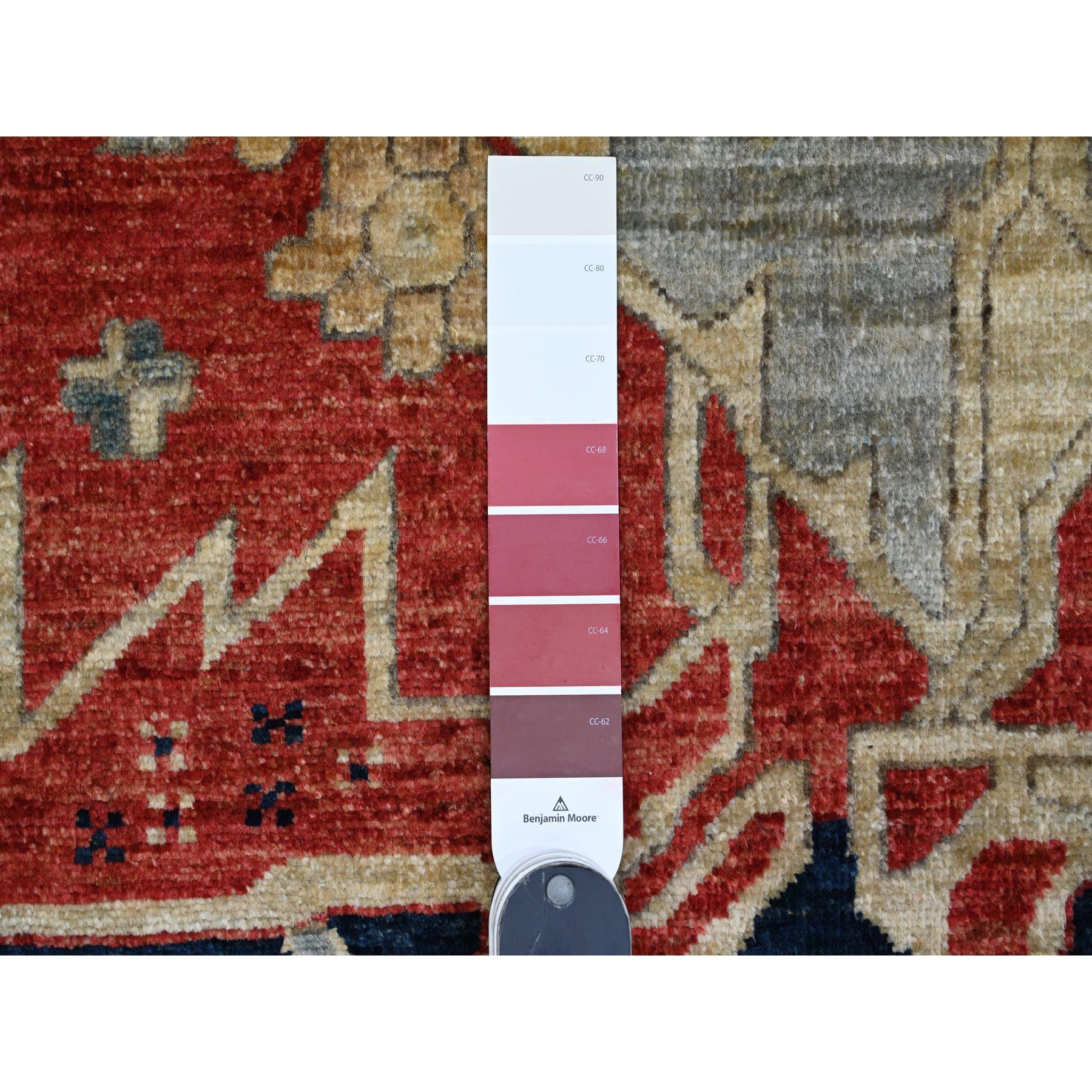9'x12' Prismatic Red, Serapi Heriz with Large Flower Design, Peshawar, Hand Knotted, Veggie Dyes, 100% Wool, Densely Woven, Oriental Rug Sh20104