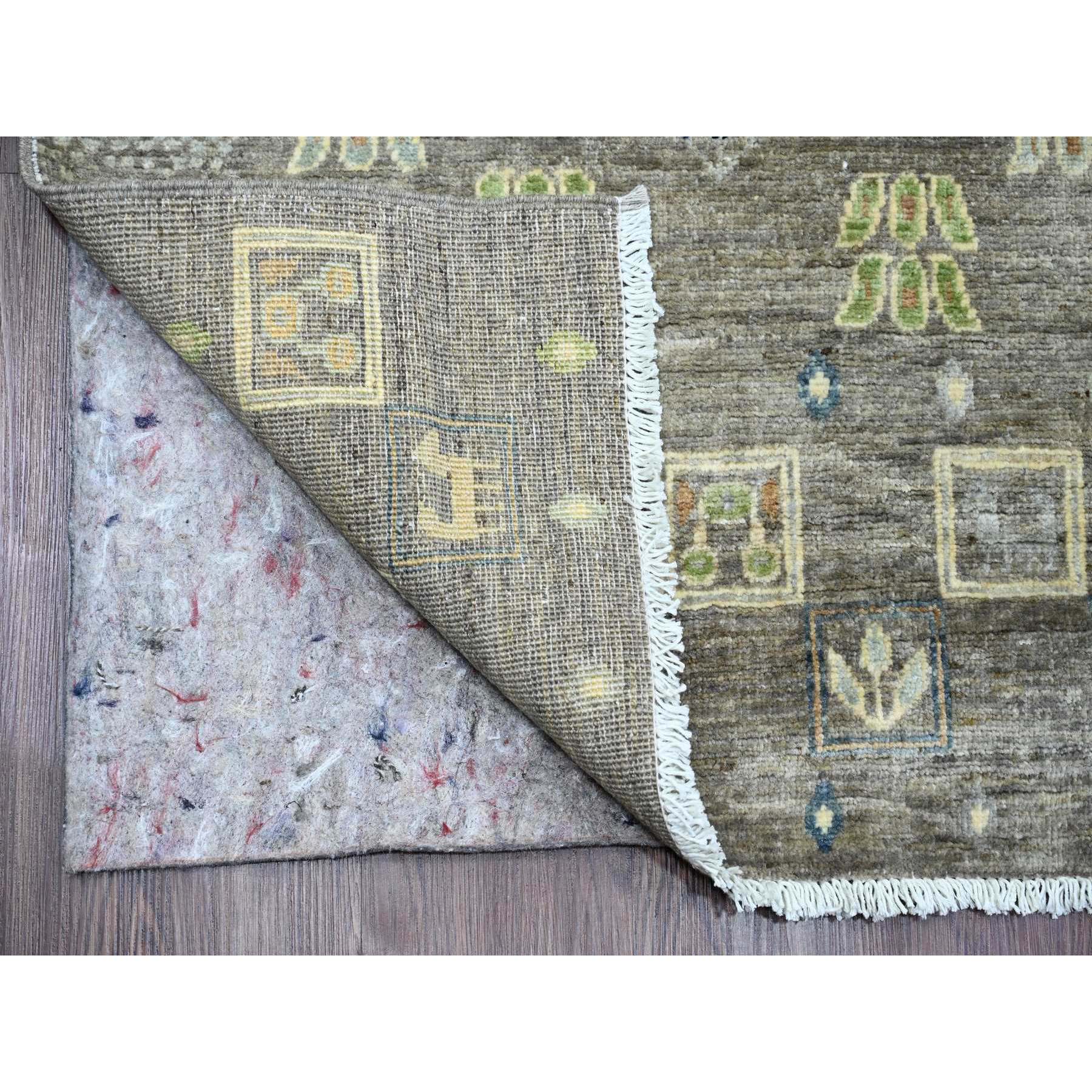 2'8"x9'7" Spanish Gray, Fine Kashkuli Gabbeh with Small Animal Figurines, Soft Wool, Hand Knotted, Natural Dyes, Runner, Oriental Rug Sh20117