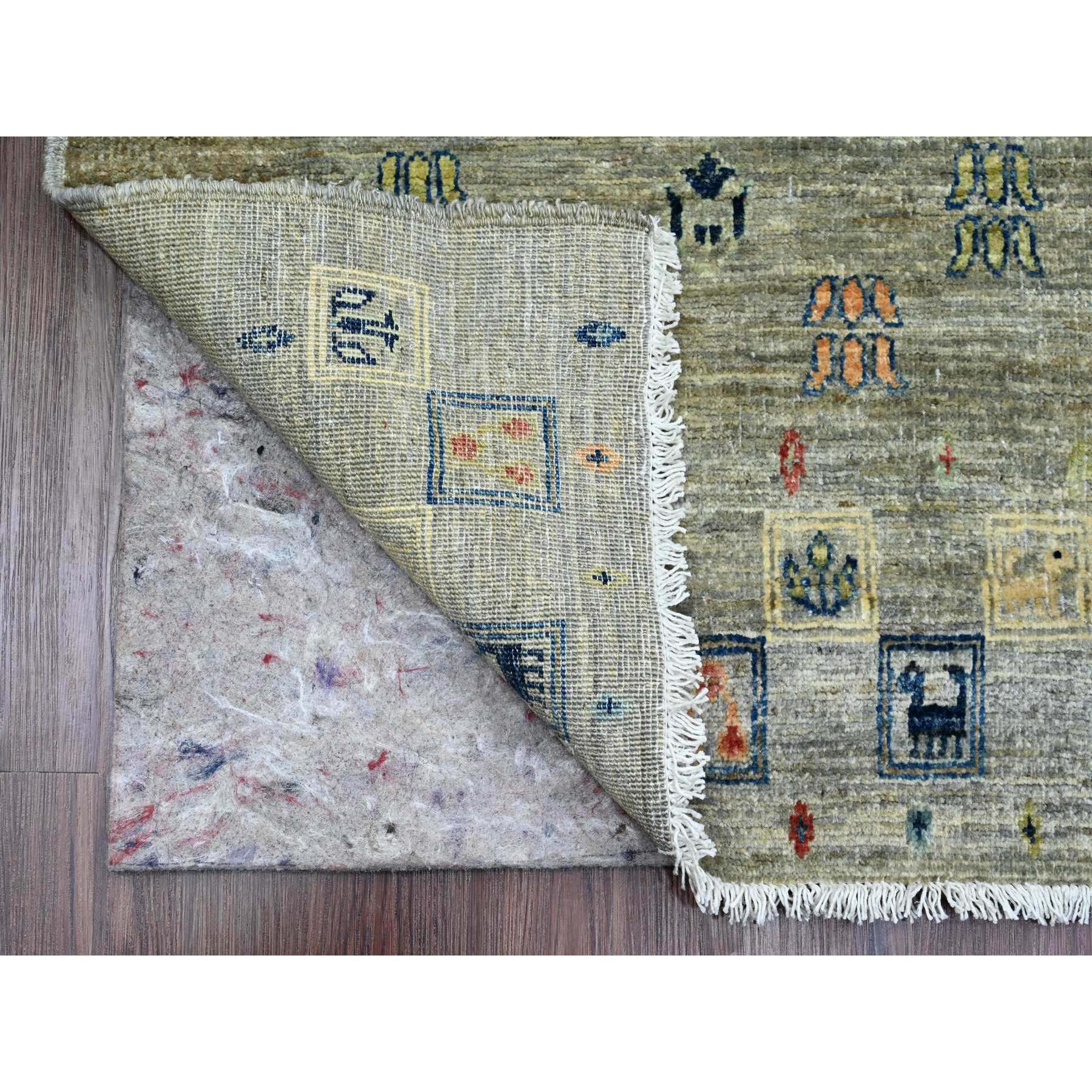 2'8"x7'7" Stone Gray, Soft Wool, Fine Kashkuli Gabbeh with Small Animal Figurines, Hand Knotted, Natural Dyes, Runner, Oriental Rug Sh20124