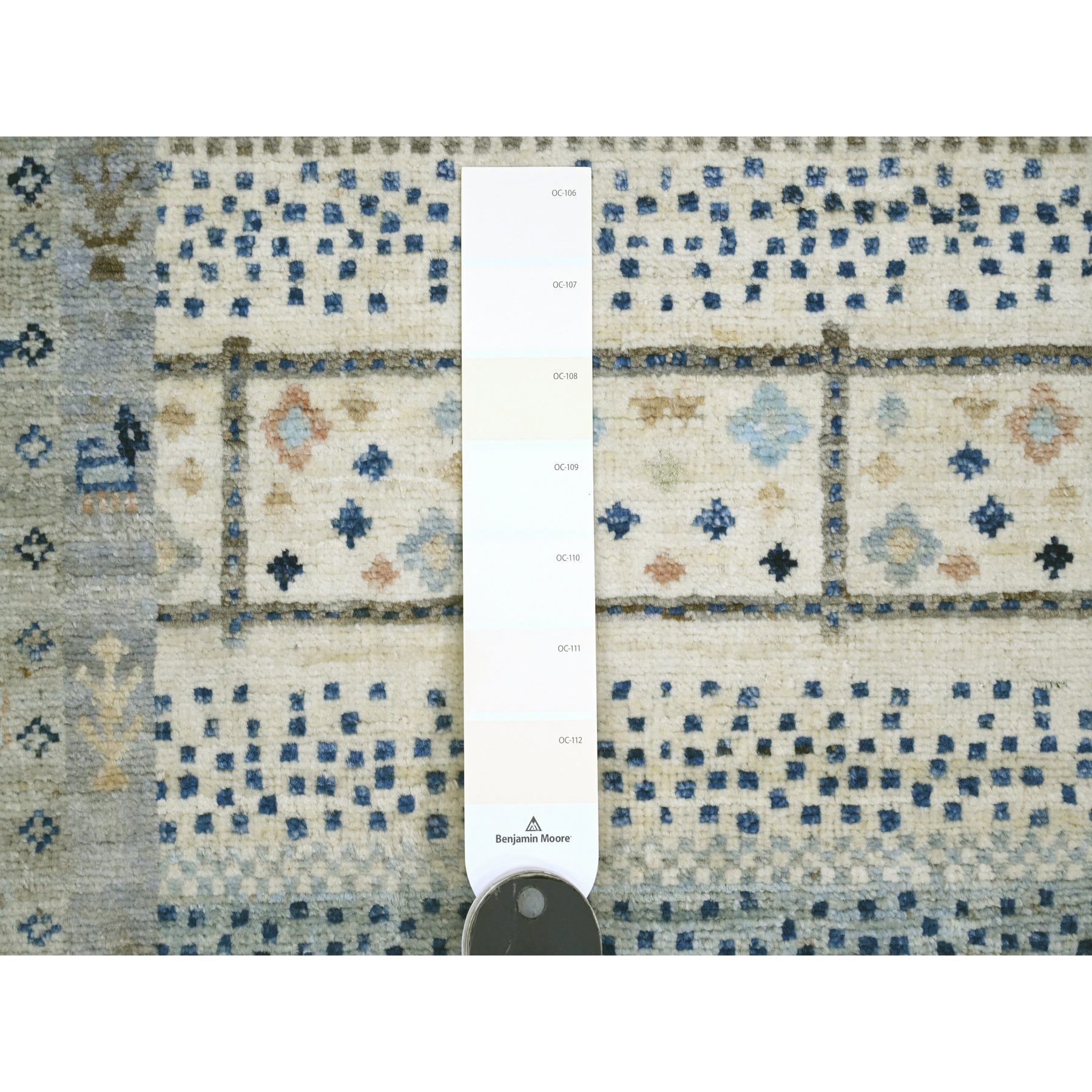 2'10"x9'7" Alabaster White, Fine Kashkuli Gabbeh with Small Animal Figurines, Veggie Dyes, Soft Wool, Hand Knotted, Runner, Oriental Rug Sh20126
