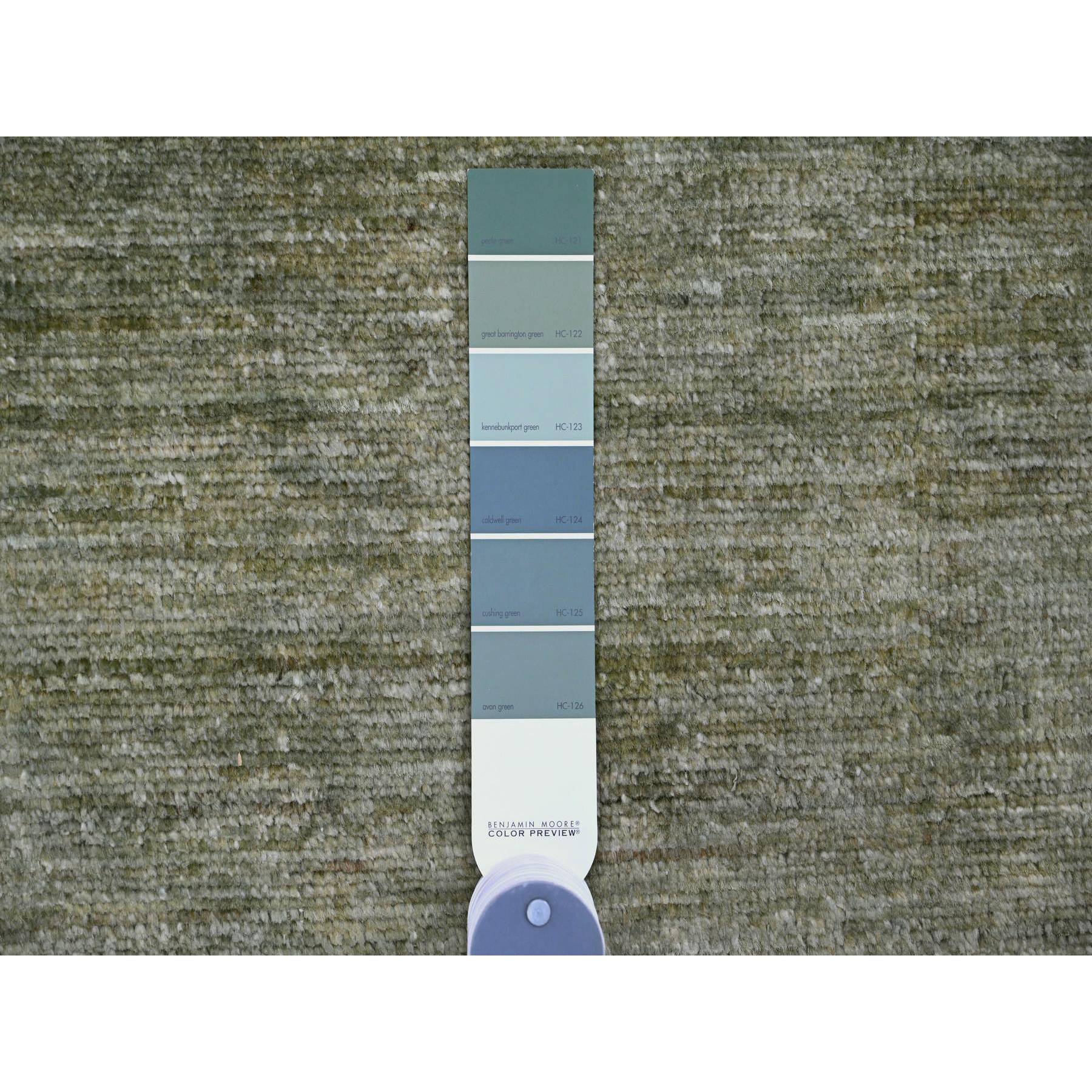 8'5"x11'5" Reseda Green, Hand Spun Ghazni Wool, Plain Solid Pattern, Hand Knotted, Lush and Plush, Oriental Rug Sh20142