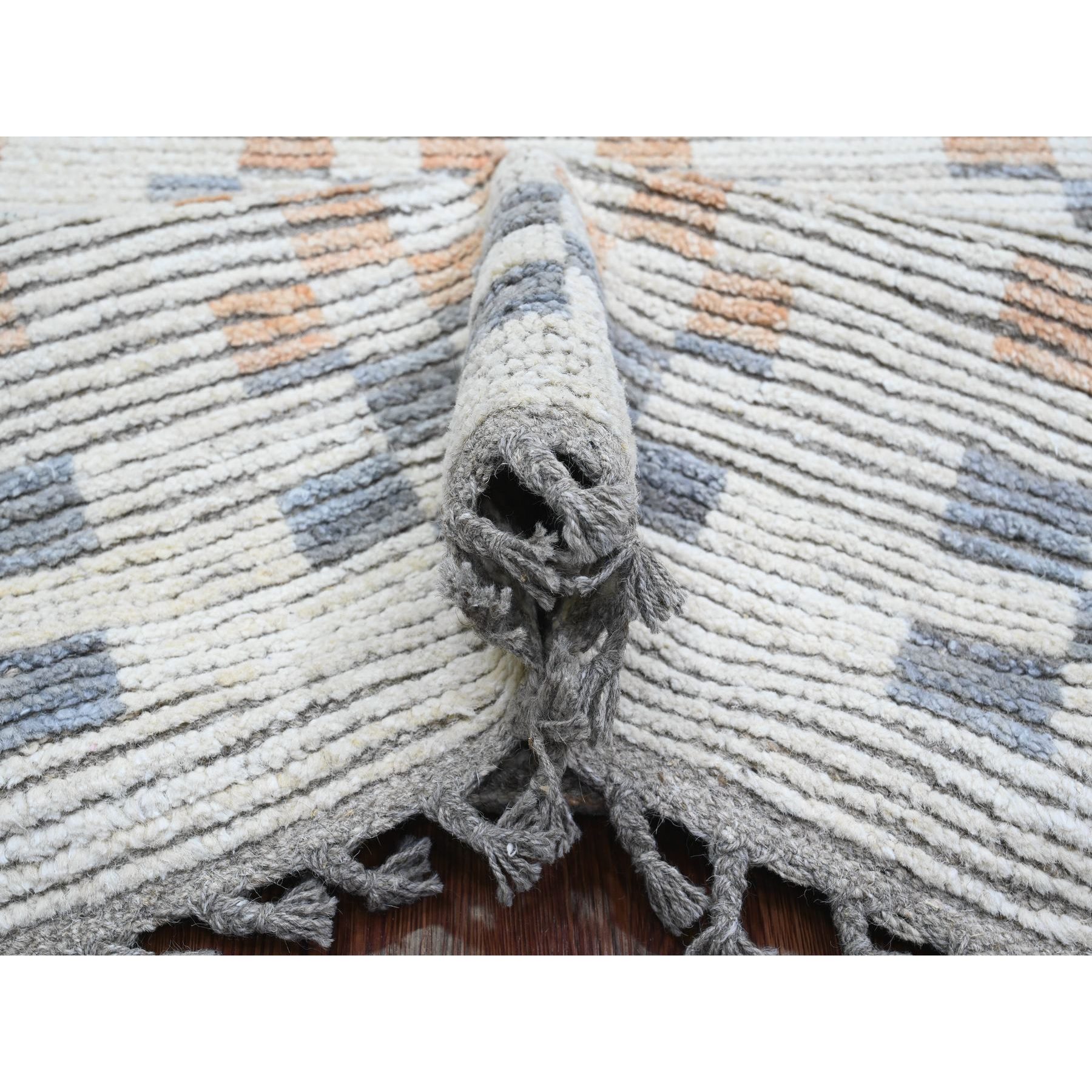 8'1"x10'5" Chiffon White, Moroccan Weave with Soft and Balanced Colors Box Design, Hand Knotted, Soft Wool, Tone on Tone, Textured Pile, Oriental Rug Sh20151