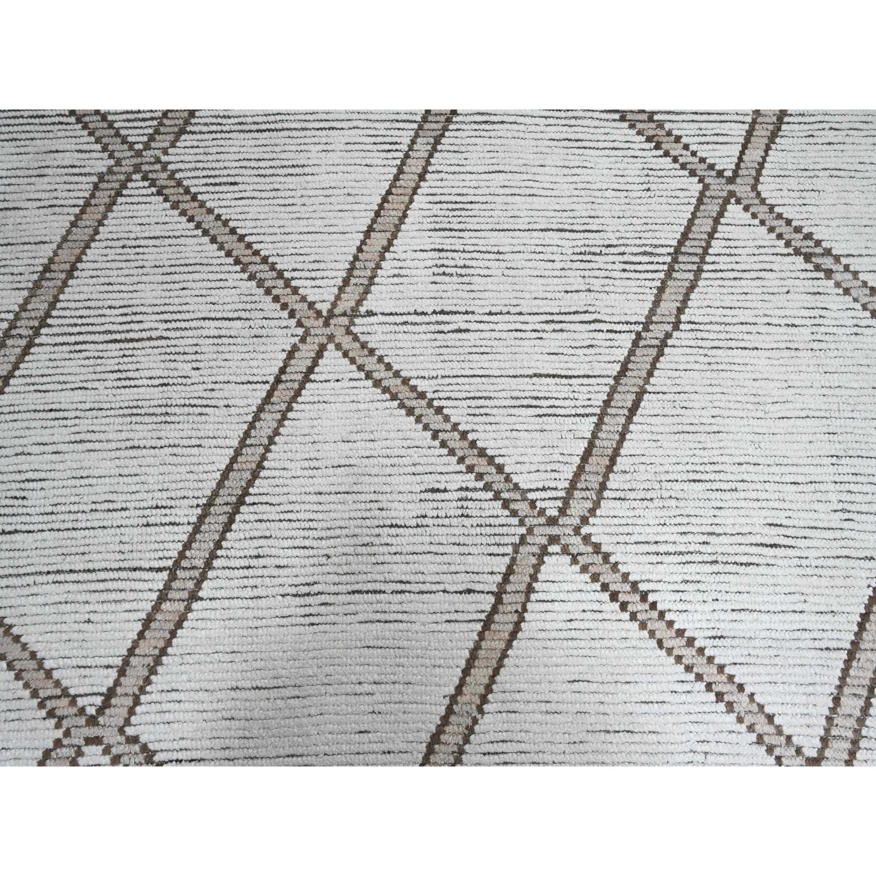 15'9"x23'5" Whisper White, Moroccan Weave with Geometric Pattern, Textured Wool, Hand Knotted, Palace Size, Oriental Rug Sh20232